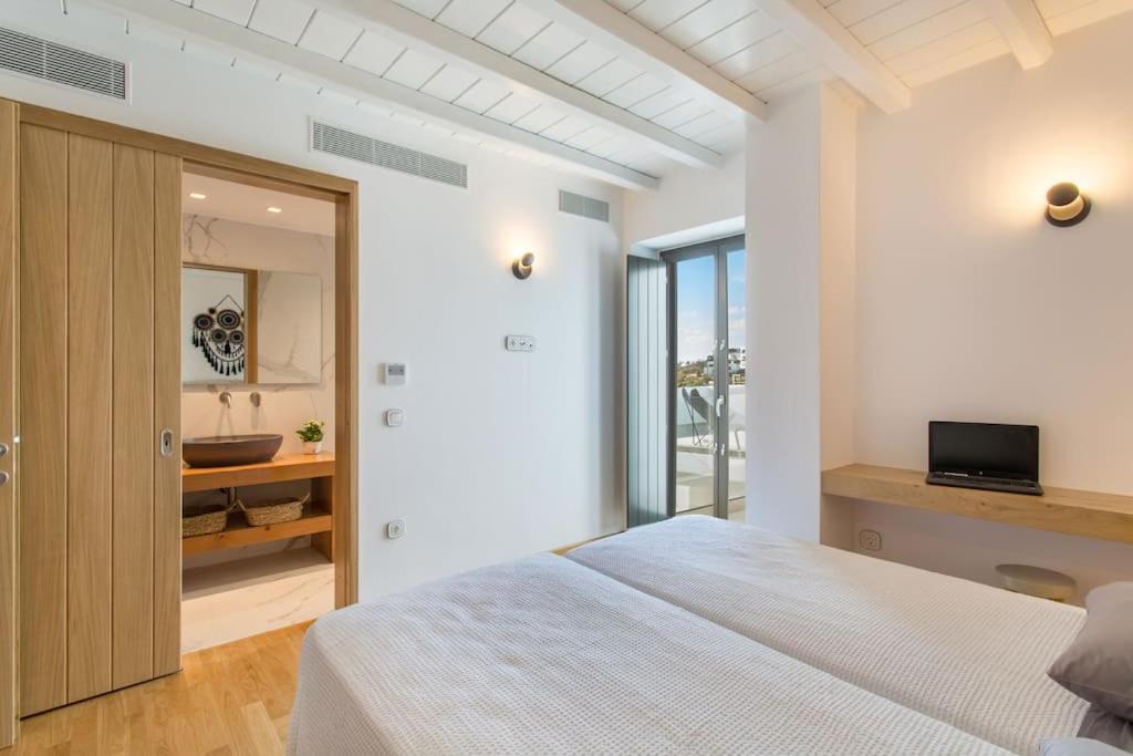 Villa photo 1