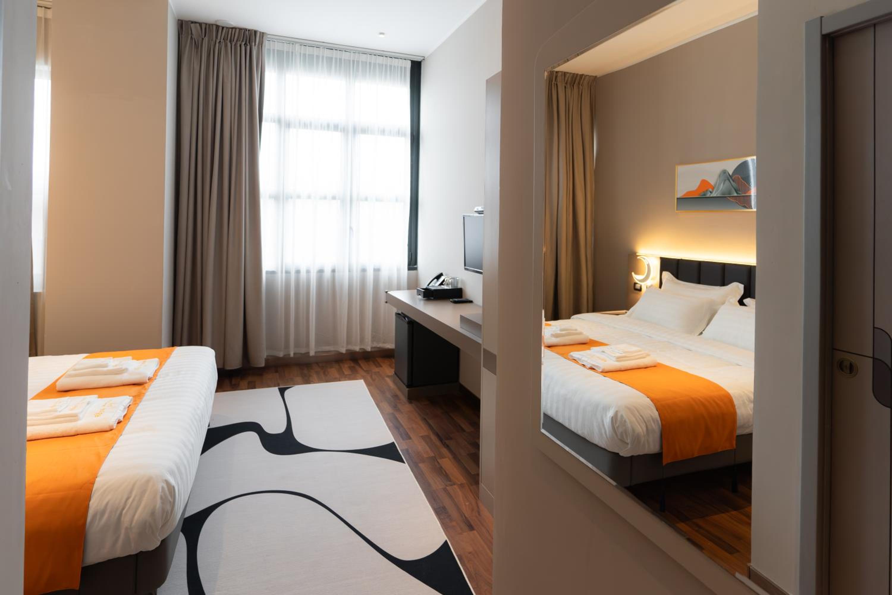 Double Room - Photo 8