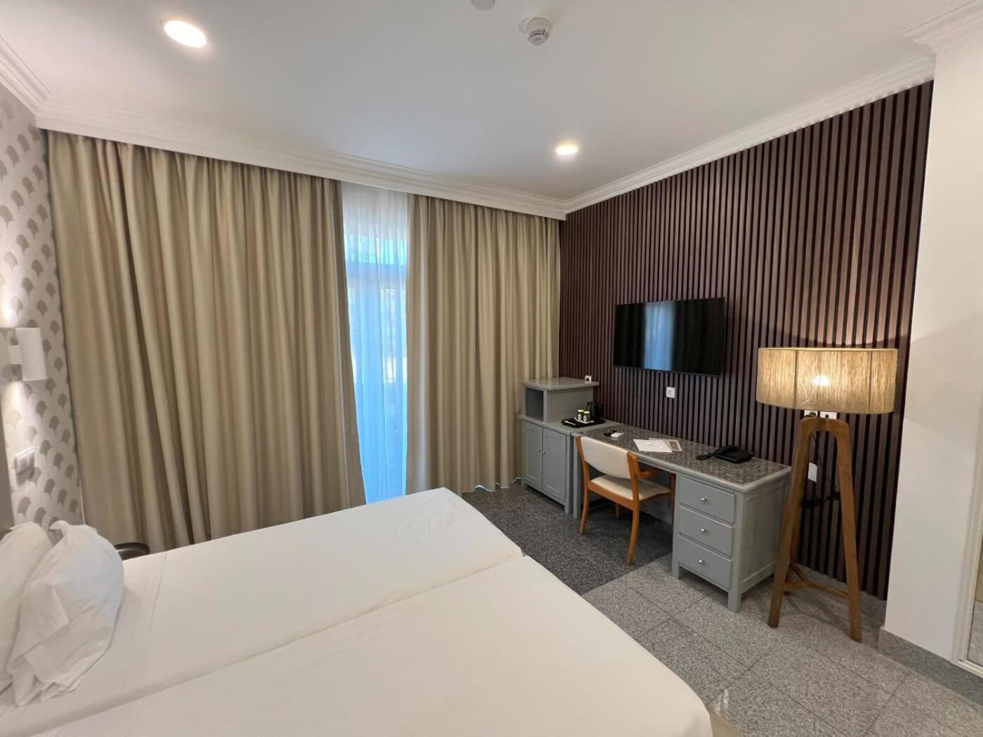 Twin Room with Shower