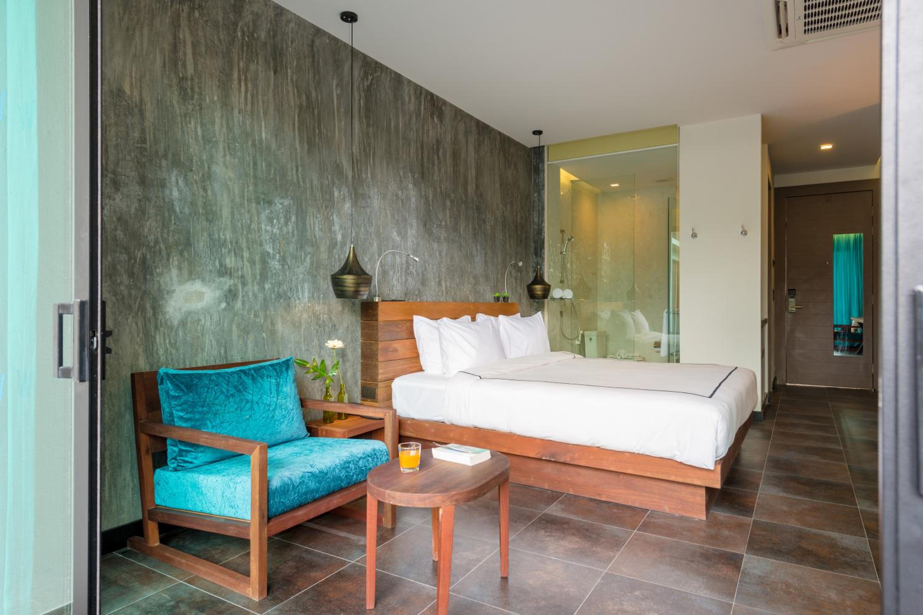 Bay Room - Photo 2