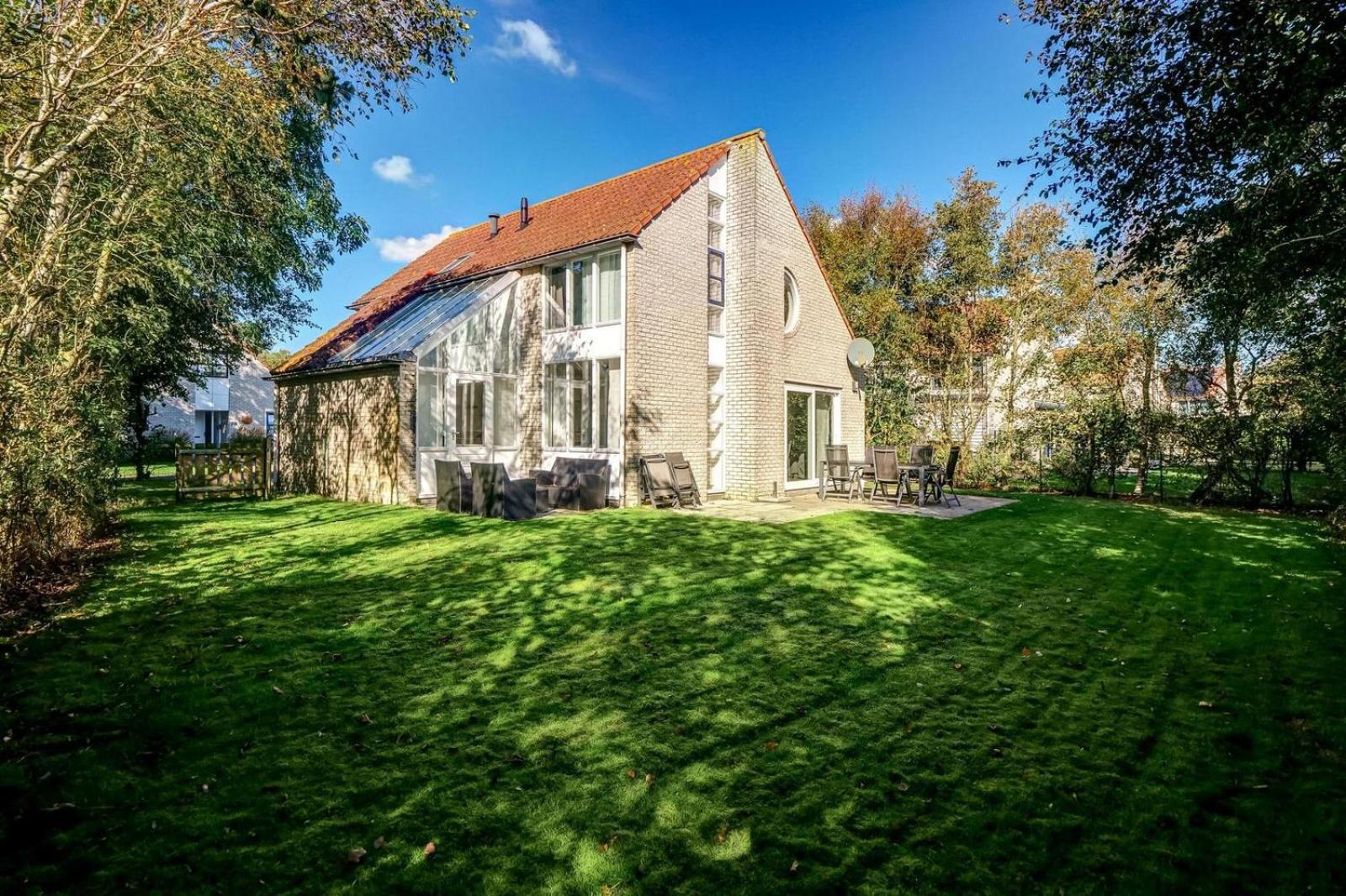 Villa photo 1
