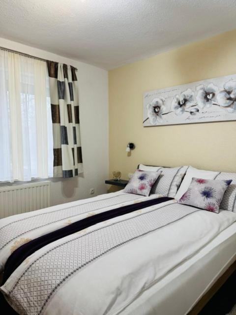 Apartment with Balcony - Photo 6