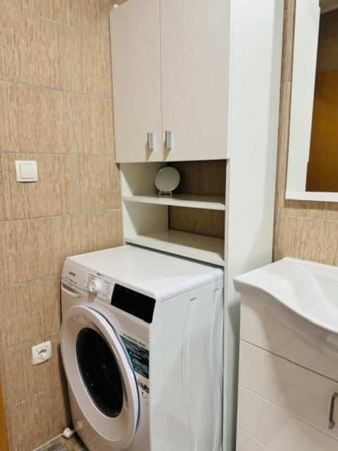 Apartment with Balcony - Photo 22