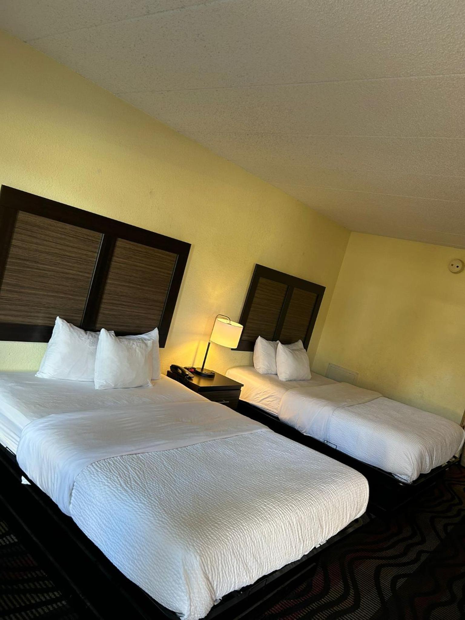 Queen Room with Two Queen Beds - Accessible/Non-Smoking  - Photo 1