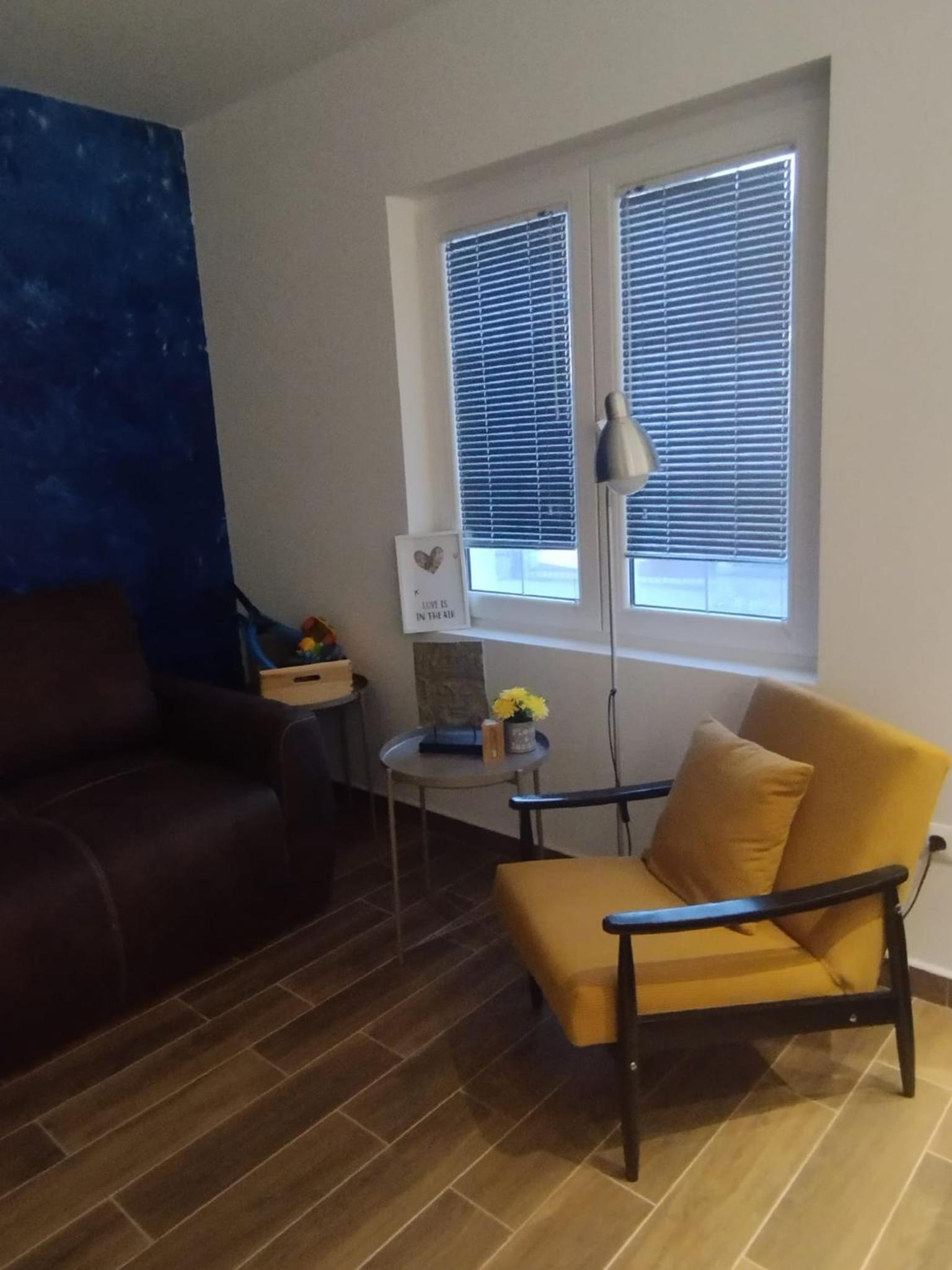 Two-Bedroom Apartment with Mountain View photo 2