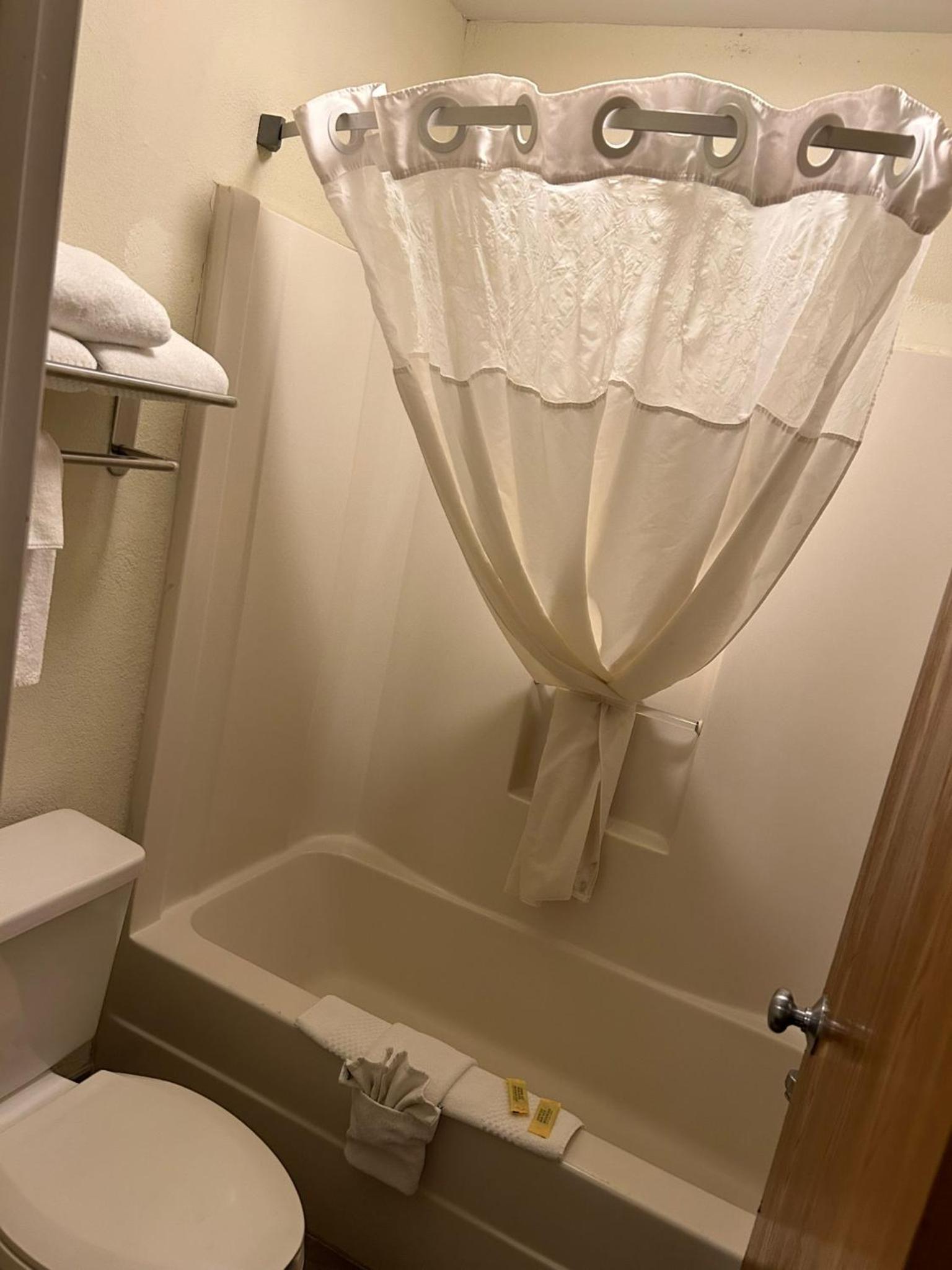 Double Room - Photo 3