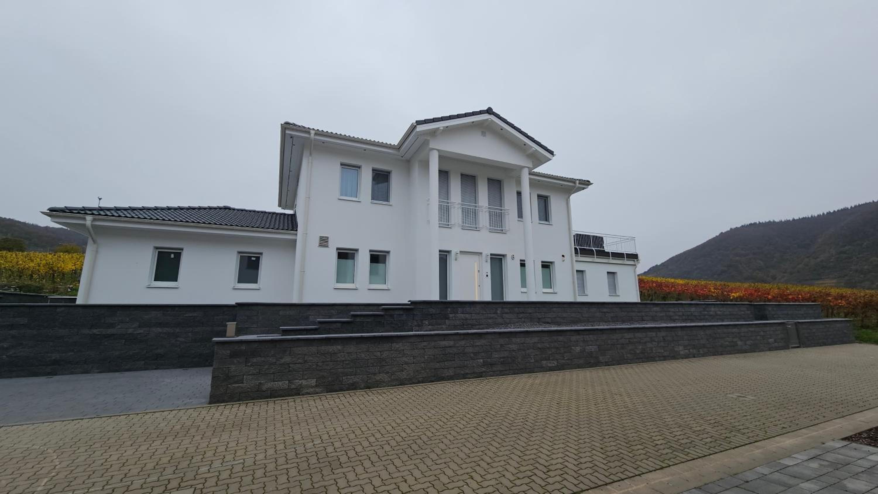 Three-Bedroom Villa photo 3