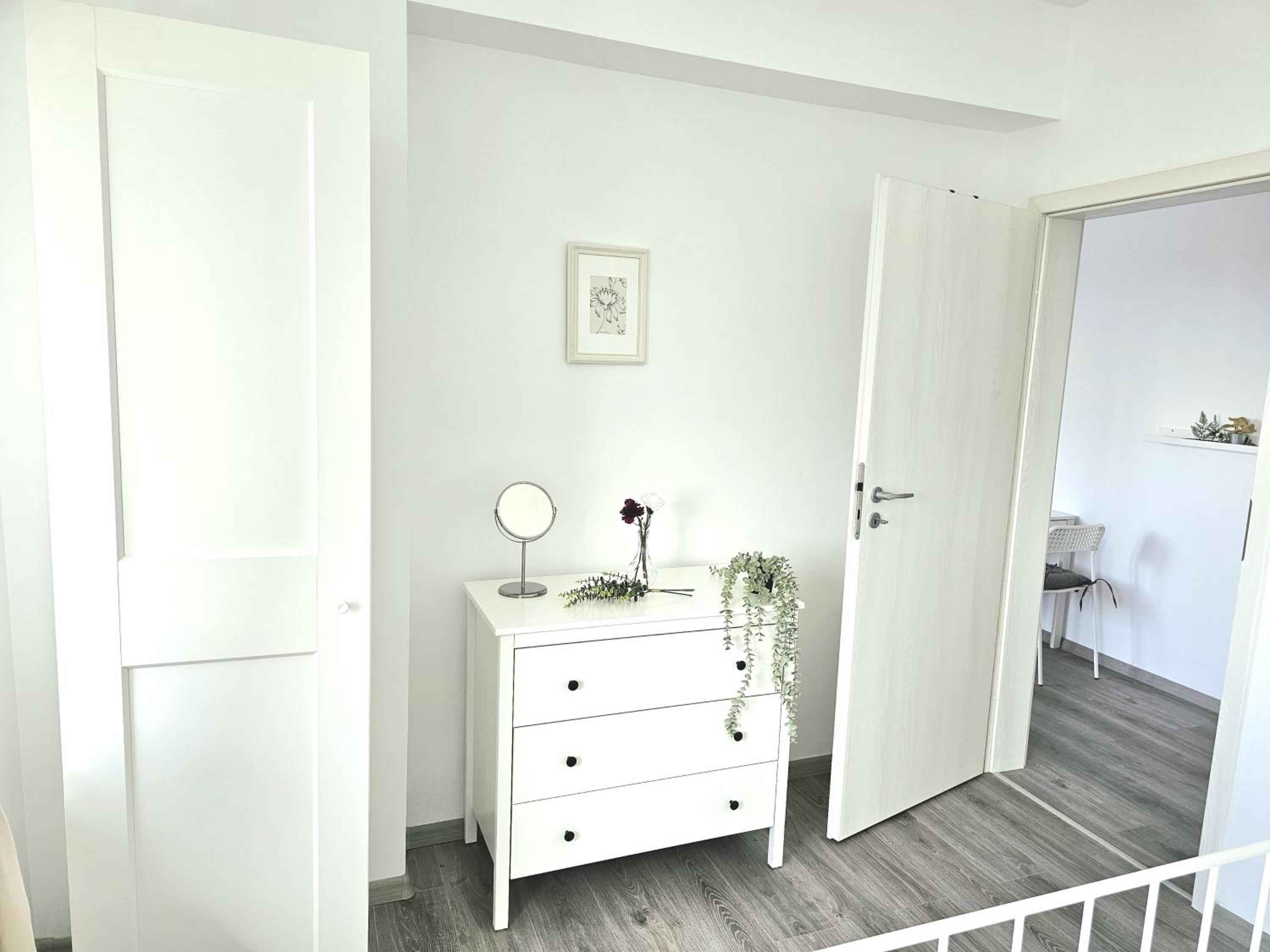 One-Bedroom Apartment photo 3