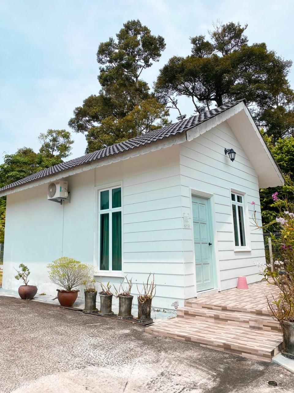 Superior Family Room photo 2