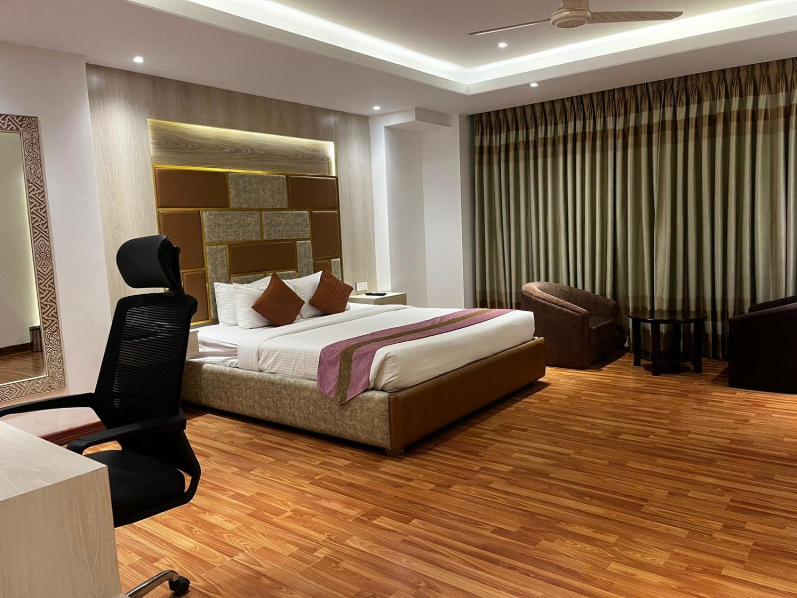 Junior Suite - Photo 1