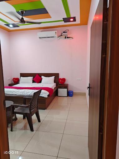 Deluxe Double Room (2 Adults + 1 Child)