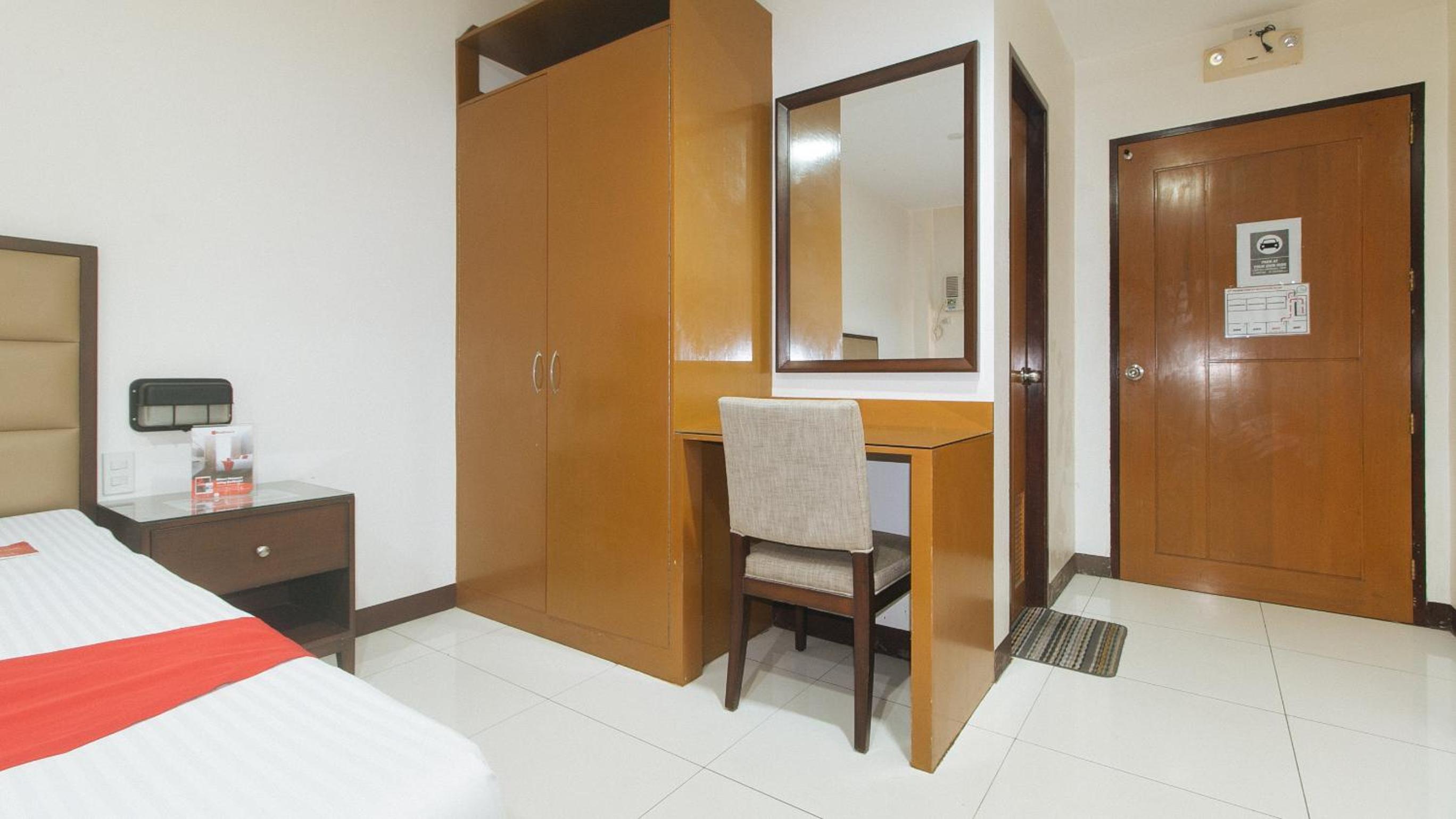 Double Room - Photo 8