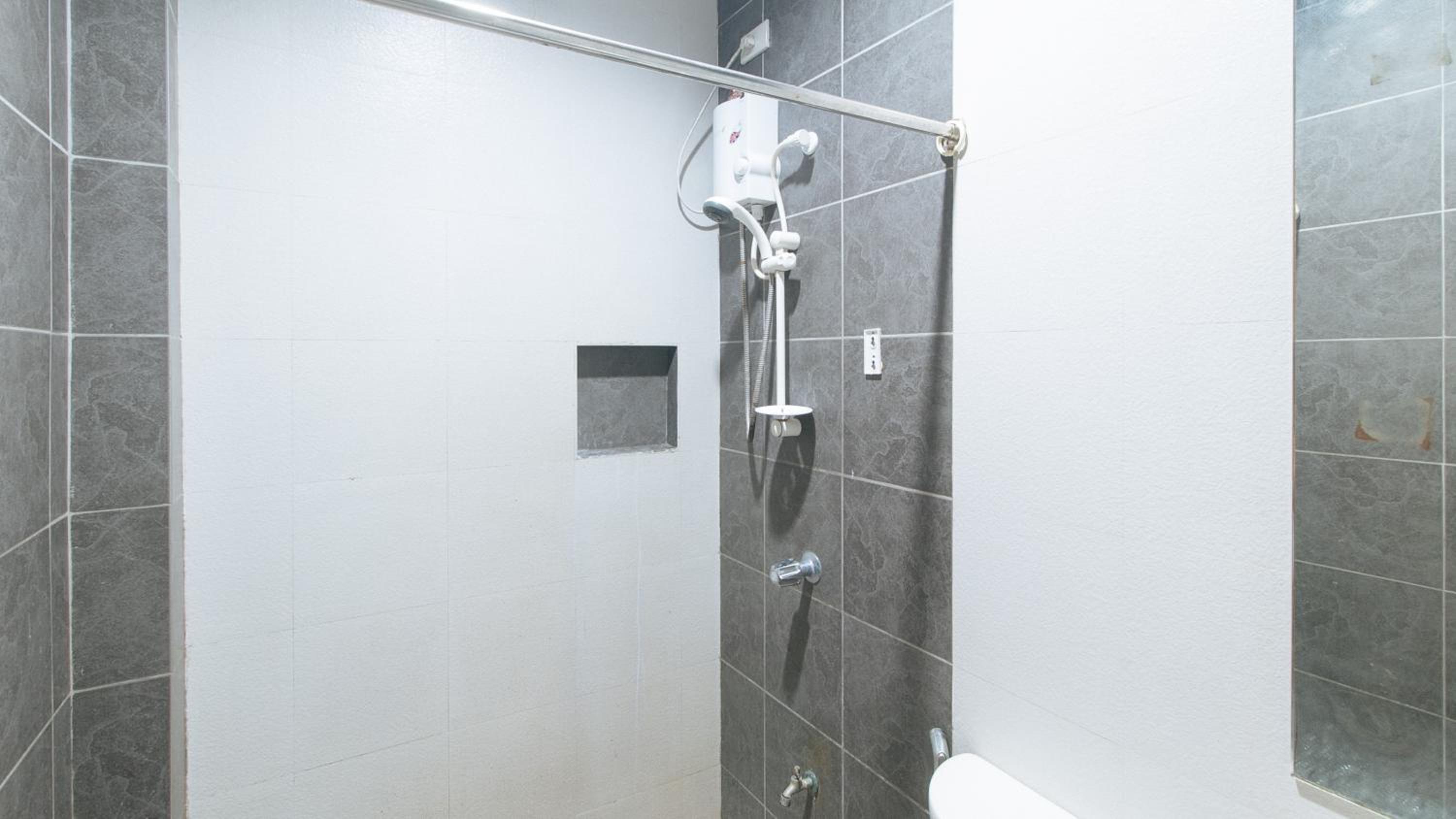 Double Room - Photo 9