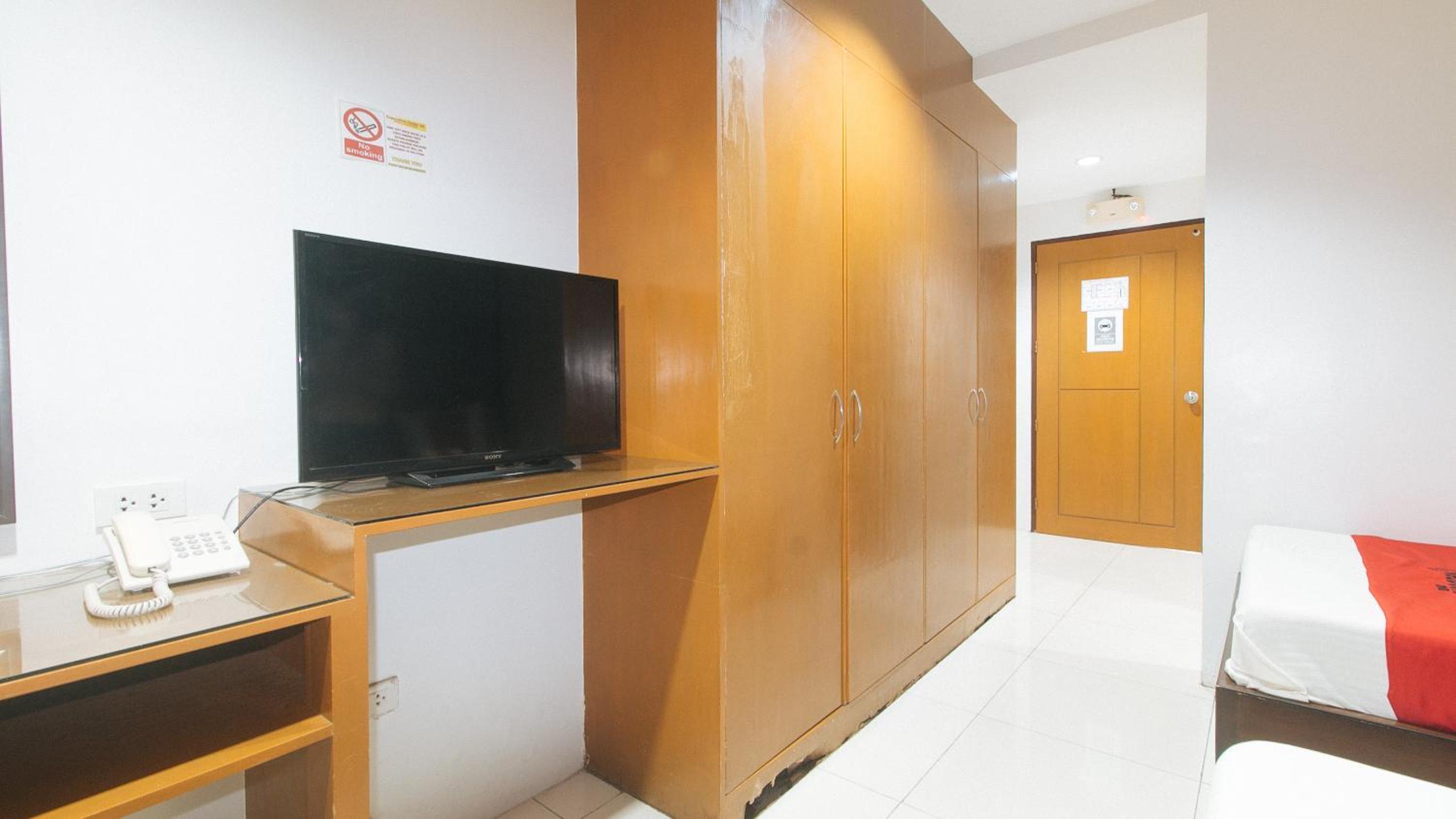 Twin Room - Photo 6