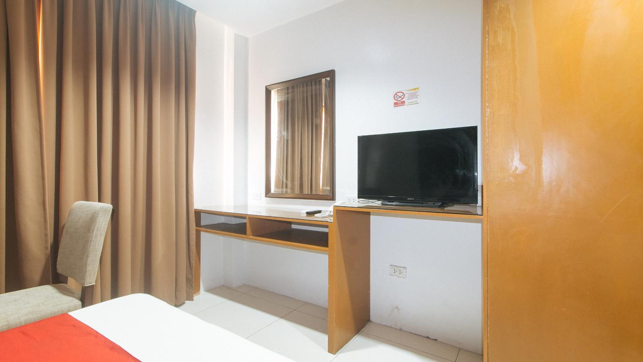 Twin Room - Photo 8
