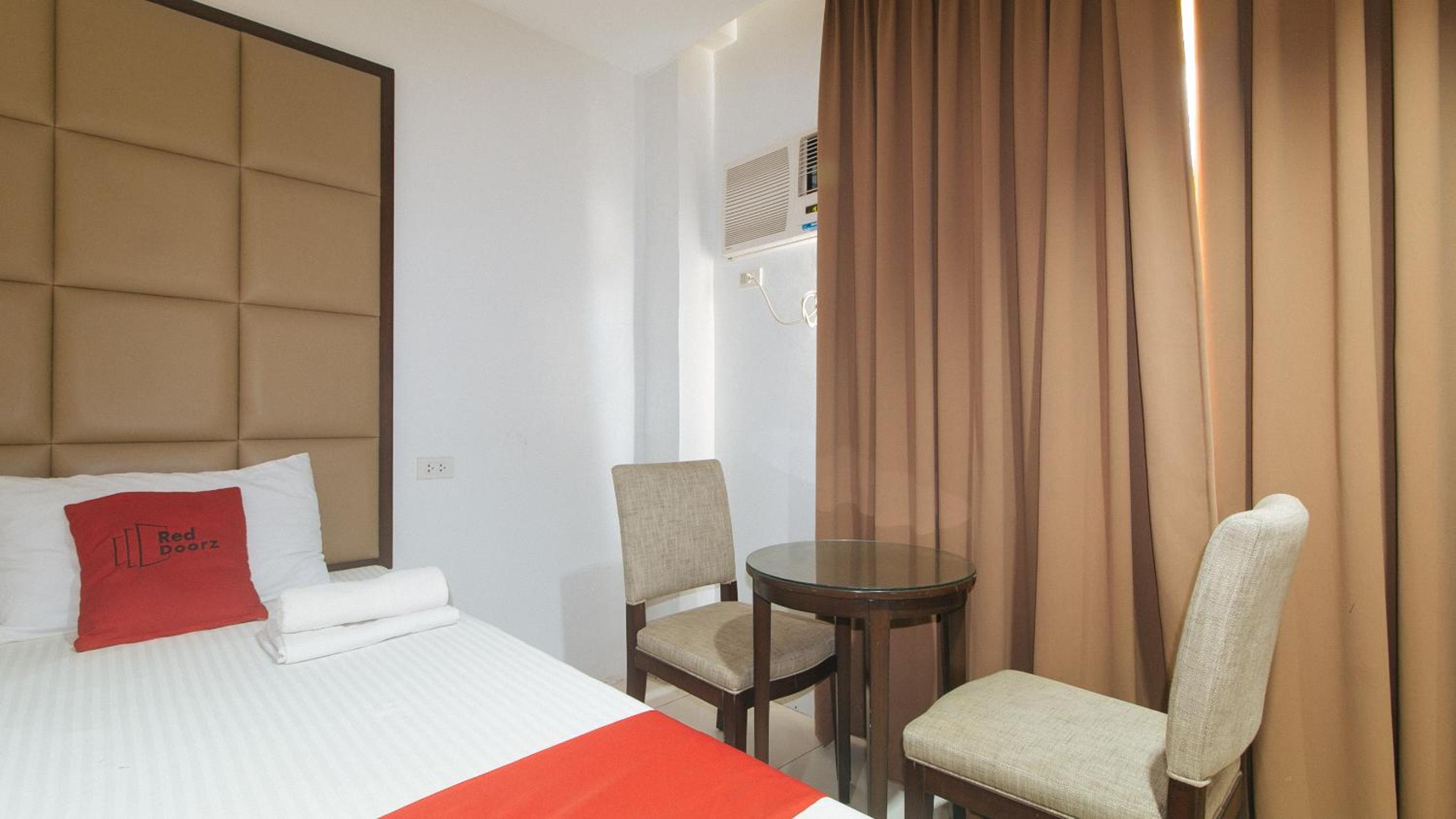 Twin Room - Photo 9