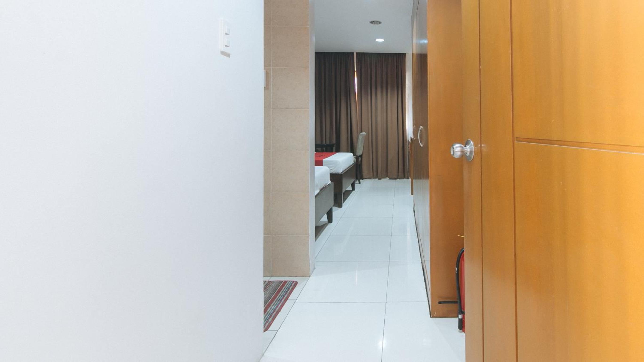 Twin Room - Photo 10