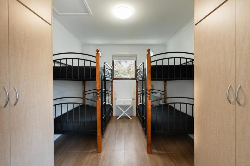 Villa - Sleeps 6