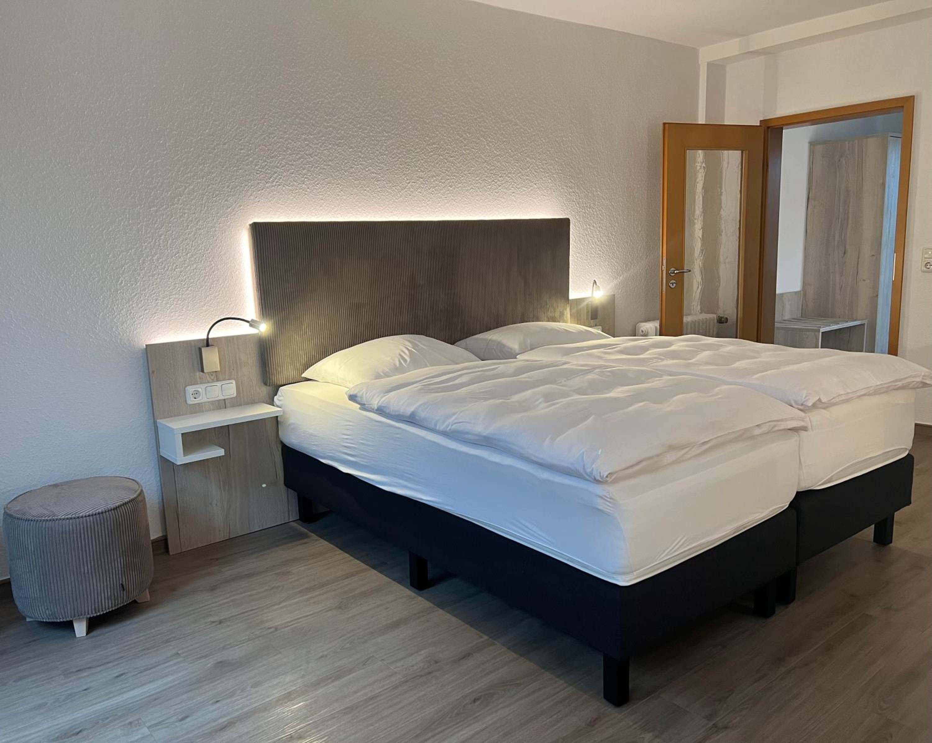 Suite - Photo 1