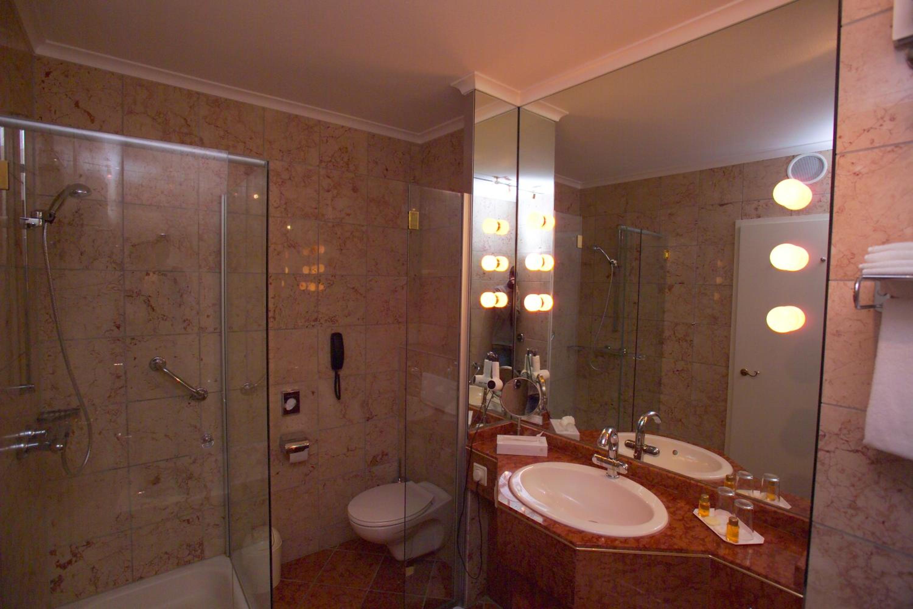 Comfort Double Room with Balcony thumbnail 5
