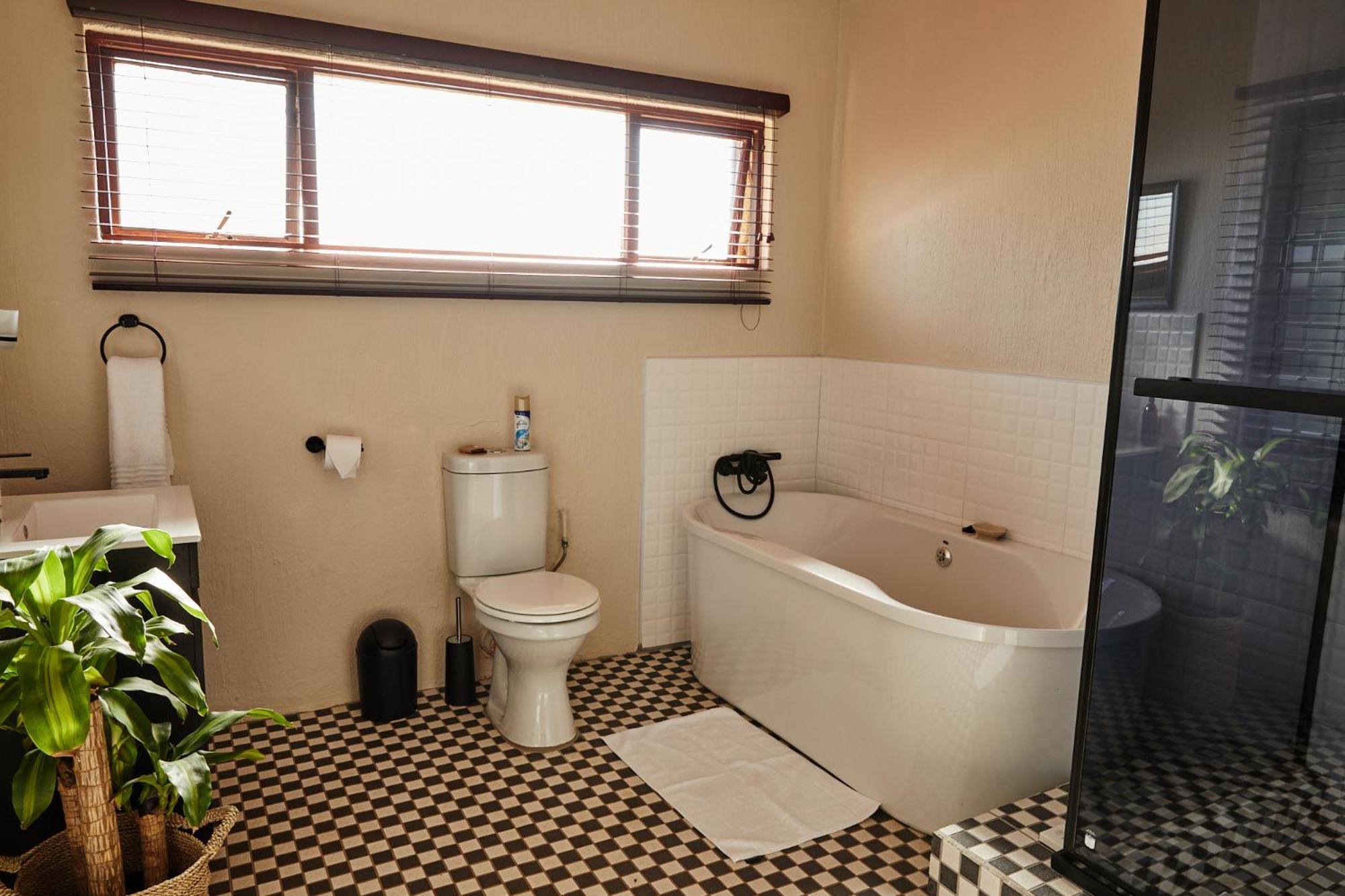 The Farmhouse - Photo 4