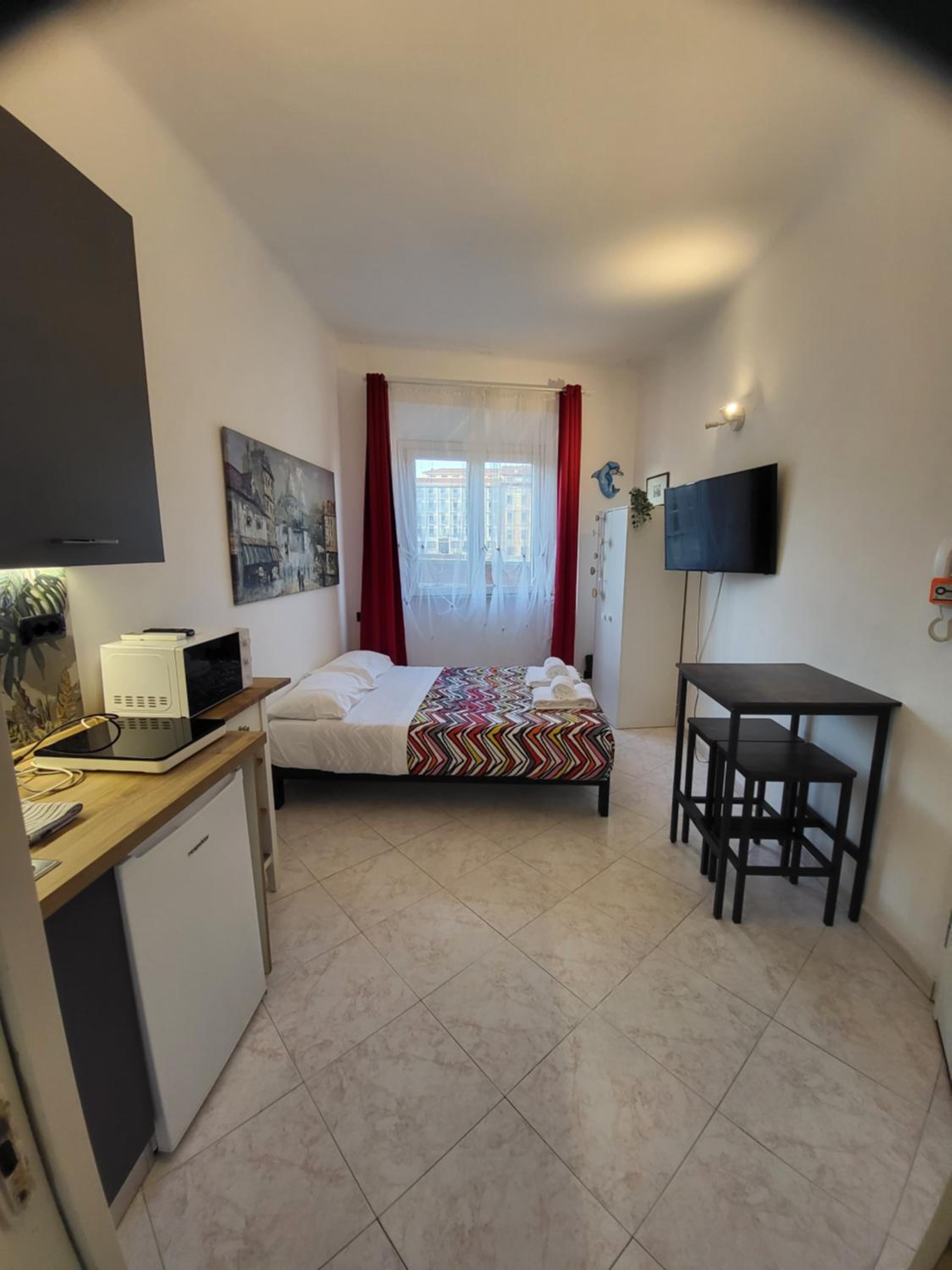 One-Bedroom Apartment