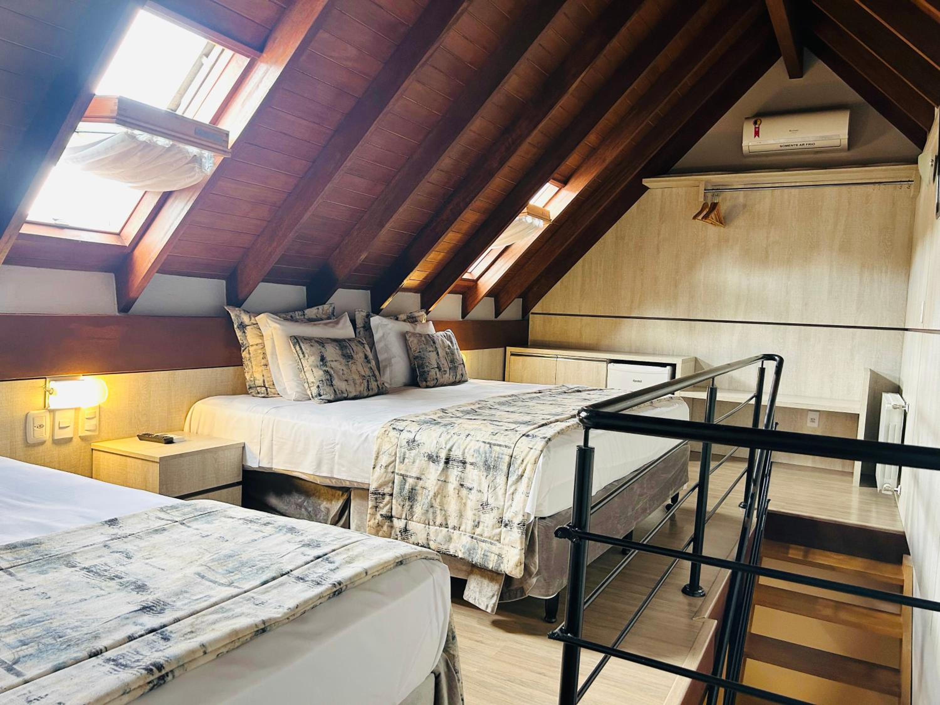 Quintuple Room (5 Adults)