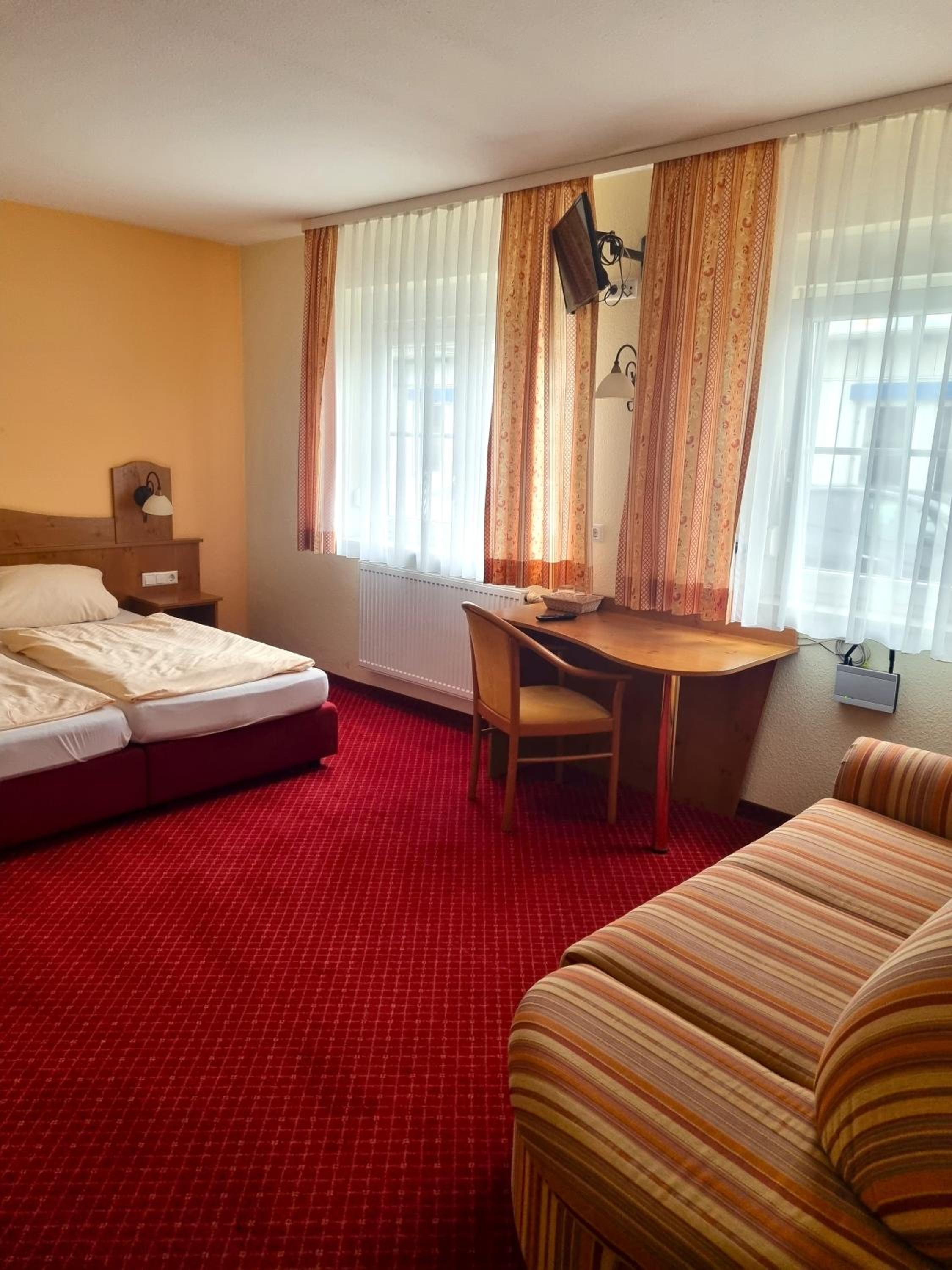 Triple Room with Private Bathroom photo 2