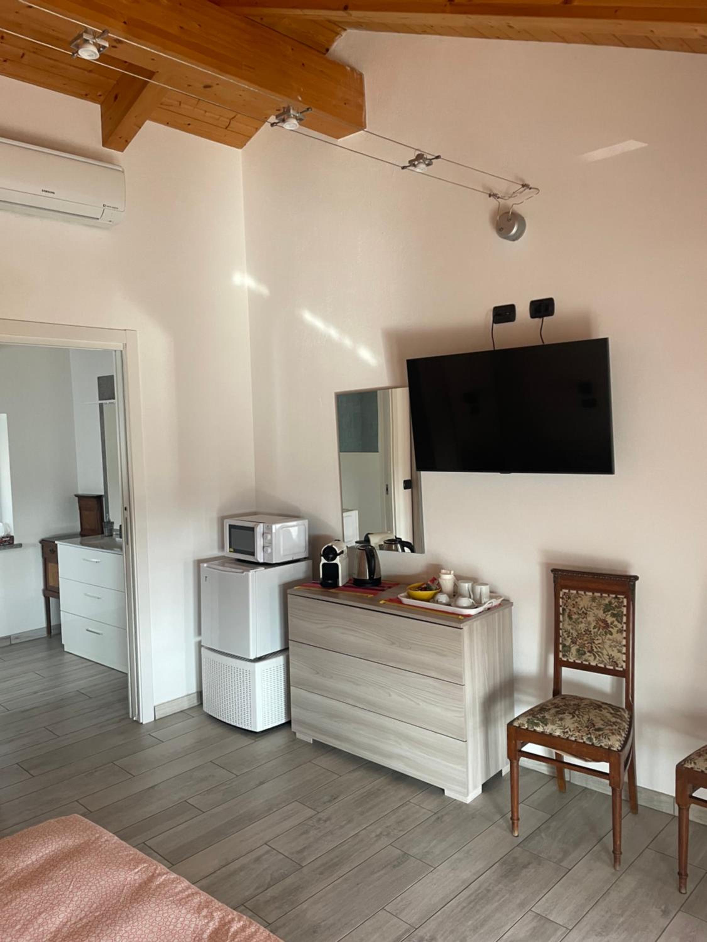King Room with Balcony photo 1