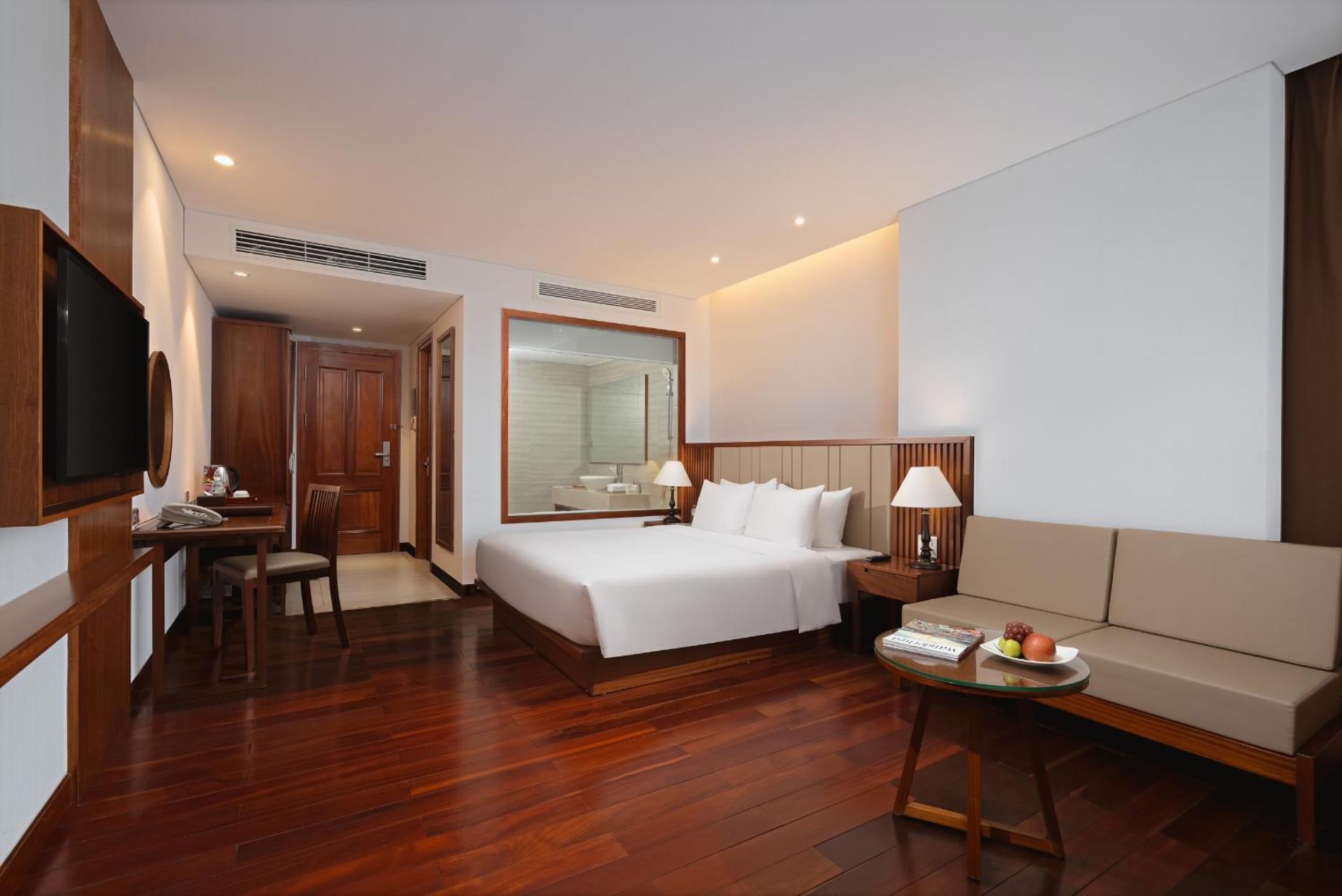 Deluxe Double with Partial Sea View - Photo 3