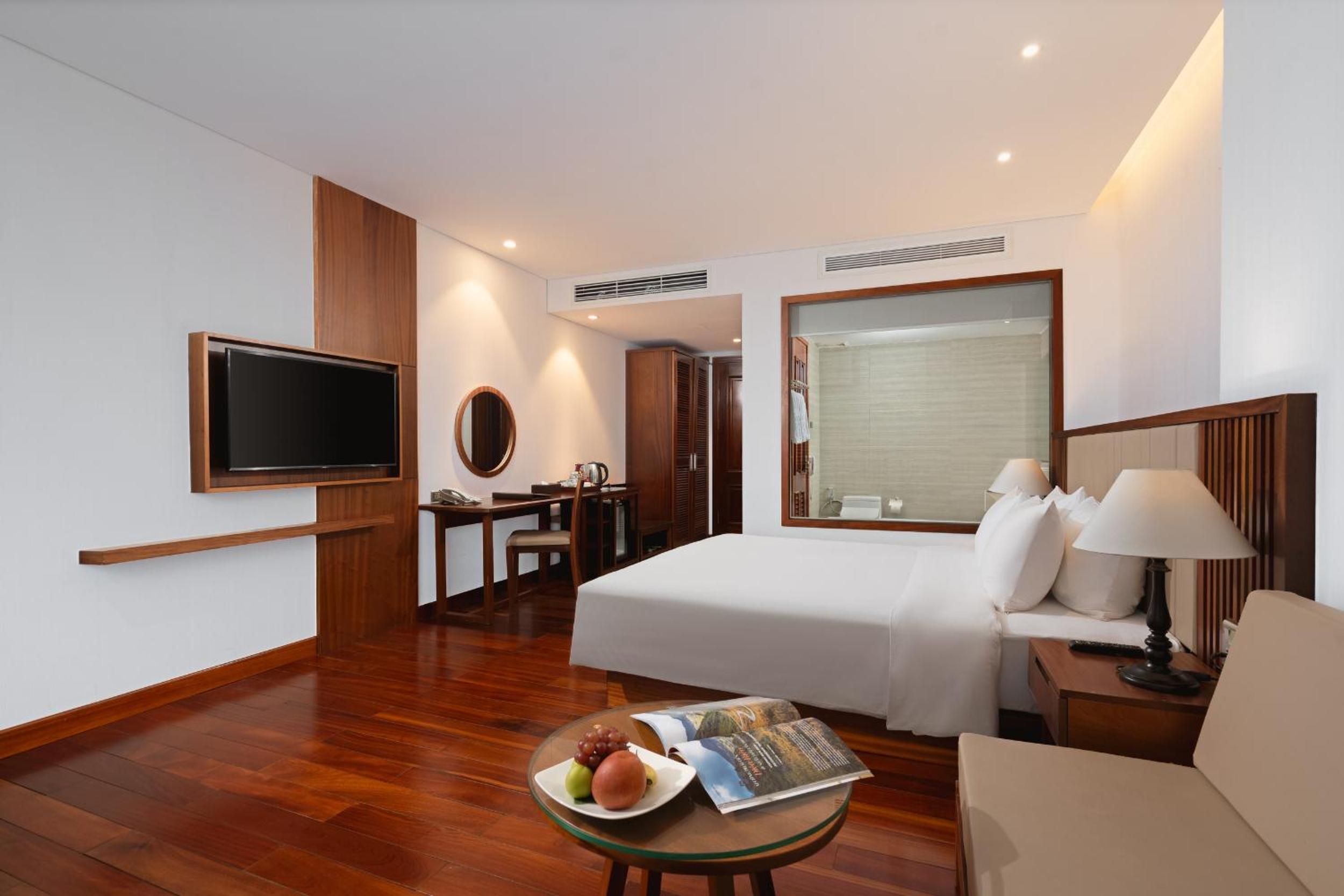 Deluxe Double with Partial Sea View - Photo 4