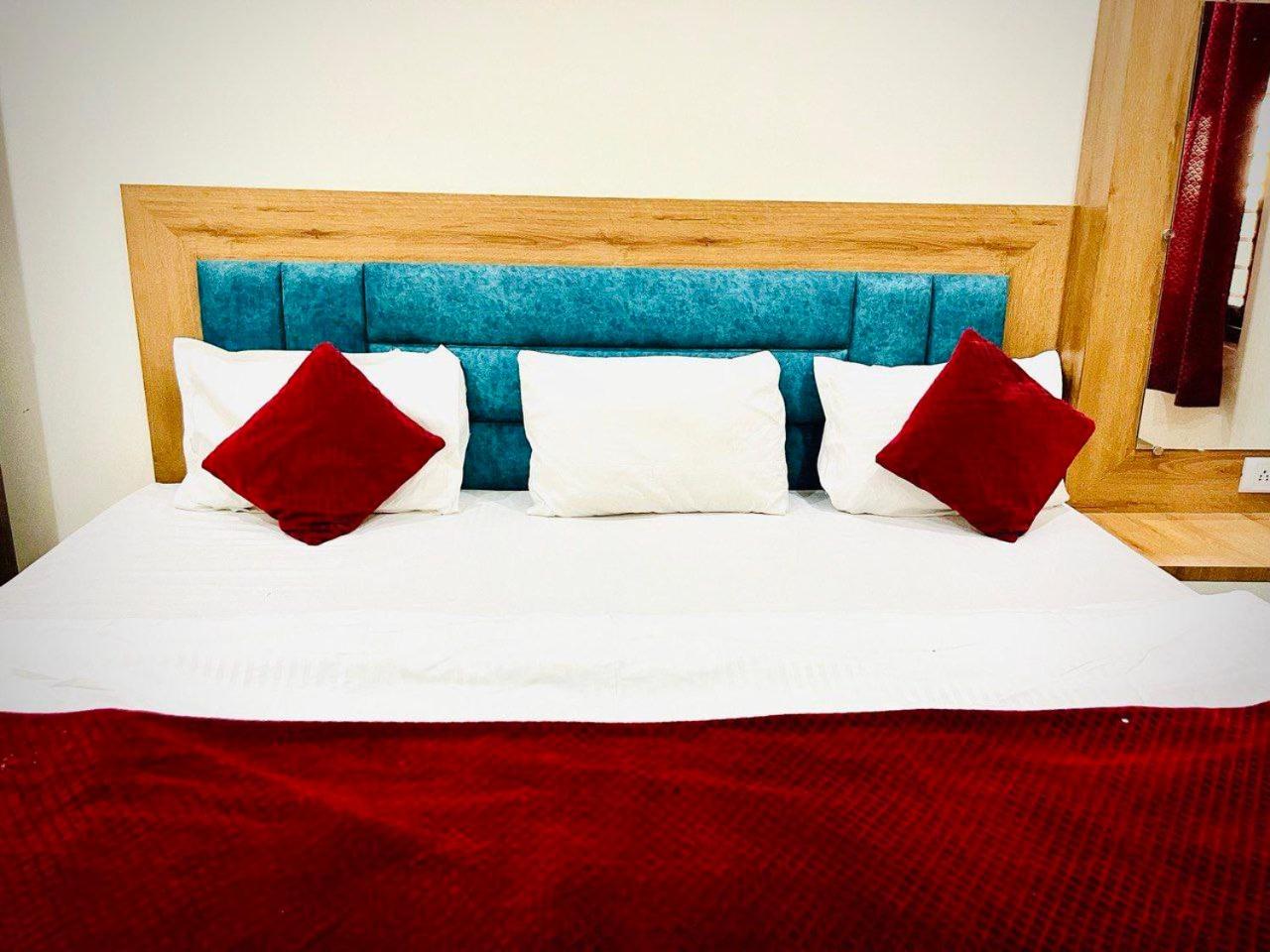 Basic Triple Room photo 2