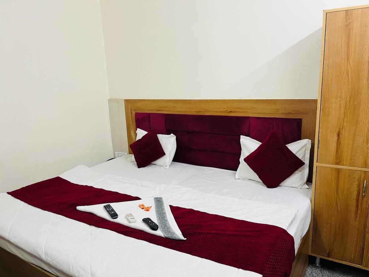 Basic Triple Room photo 1