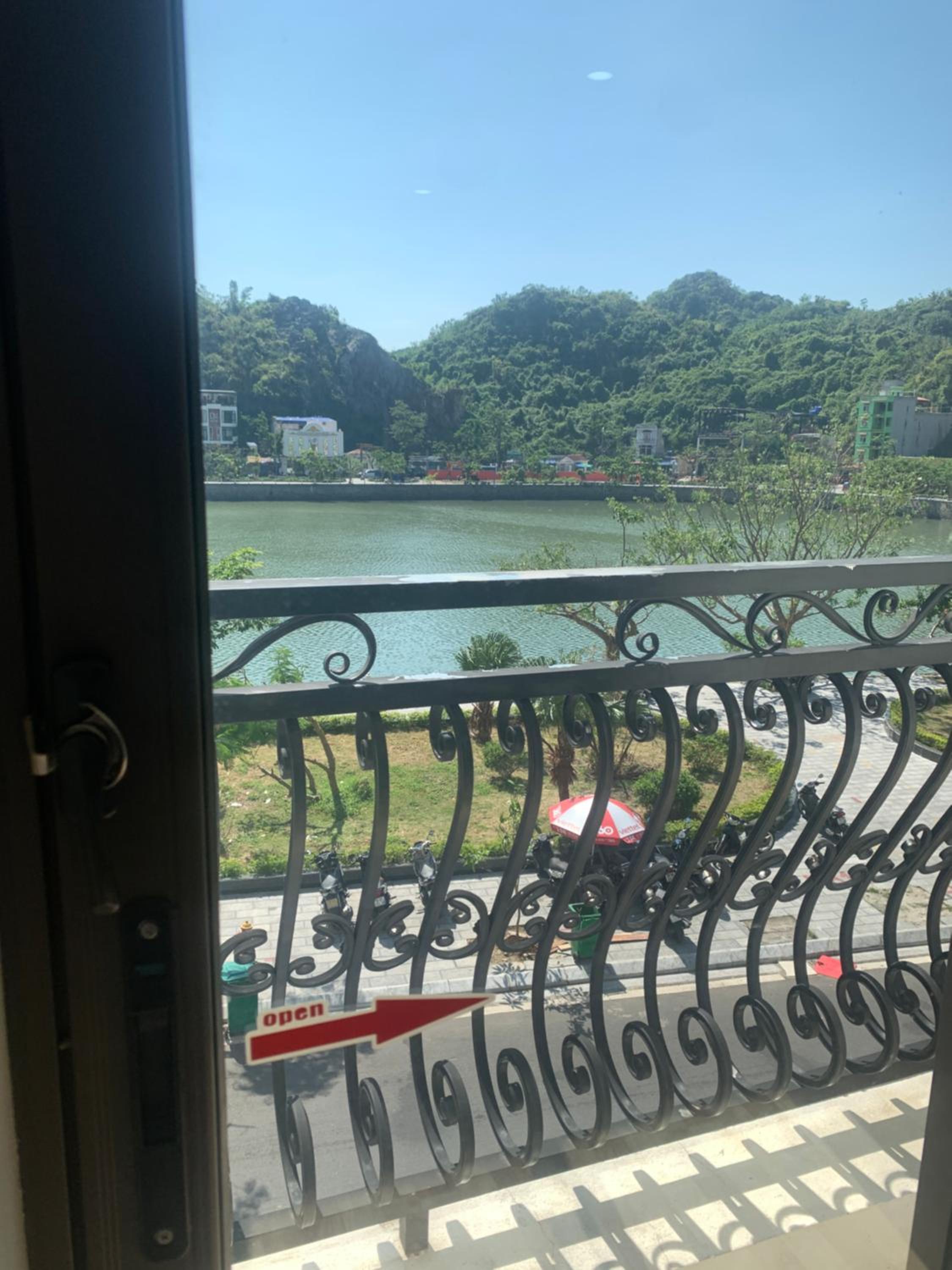 Quadruple Room with Lake View photo 2