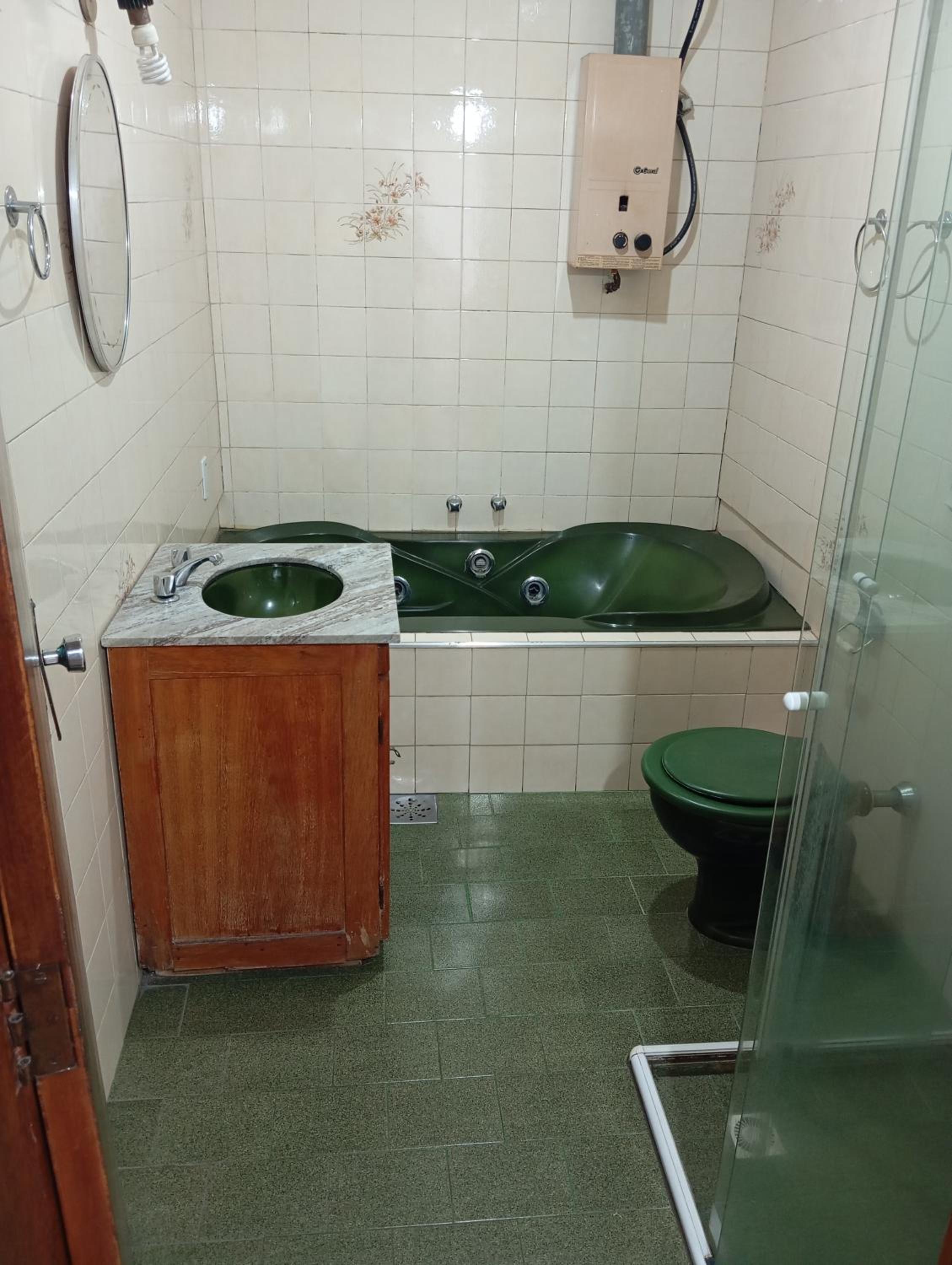 Family Room with Private Bathroom photo 2