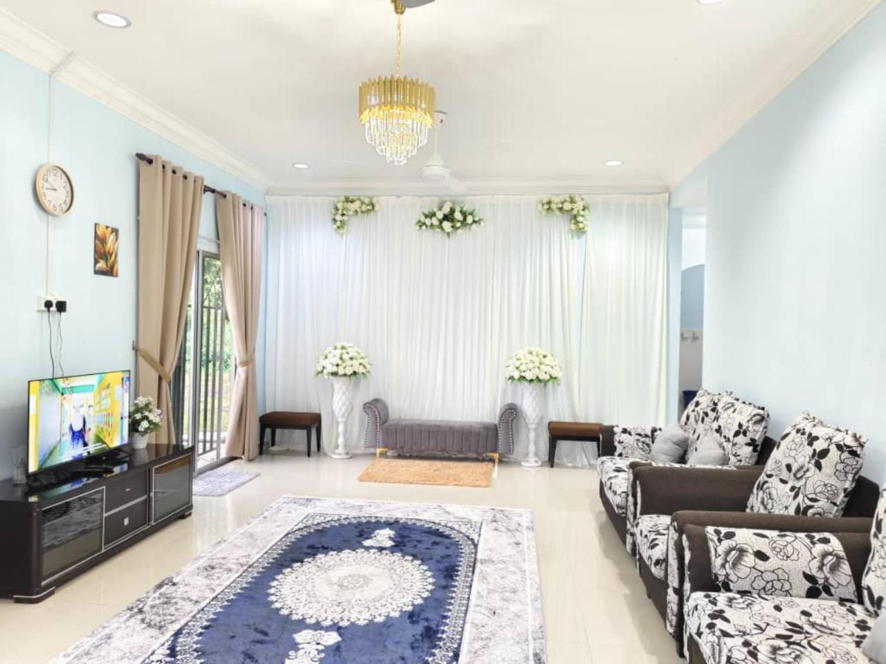Four-Bedroom House photo 1