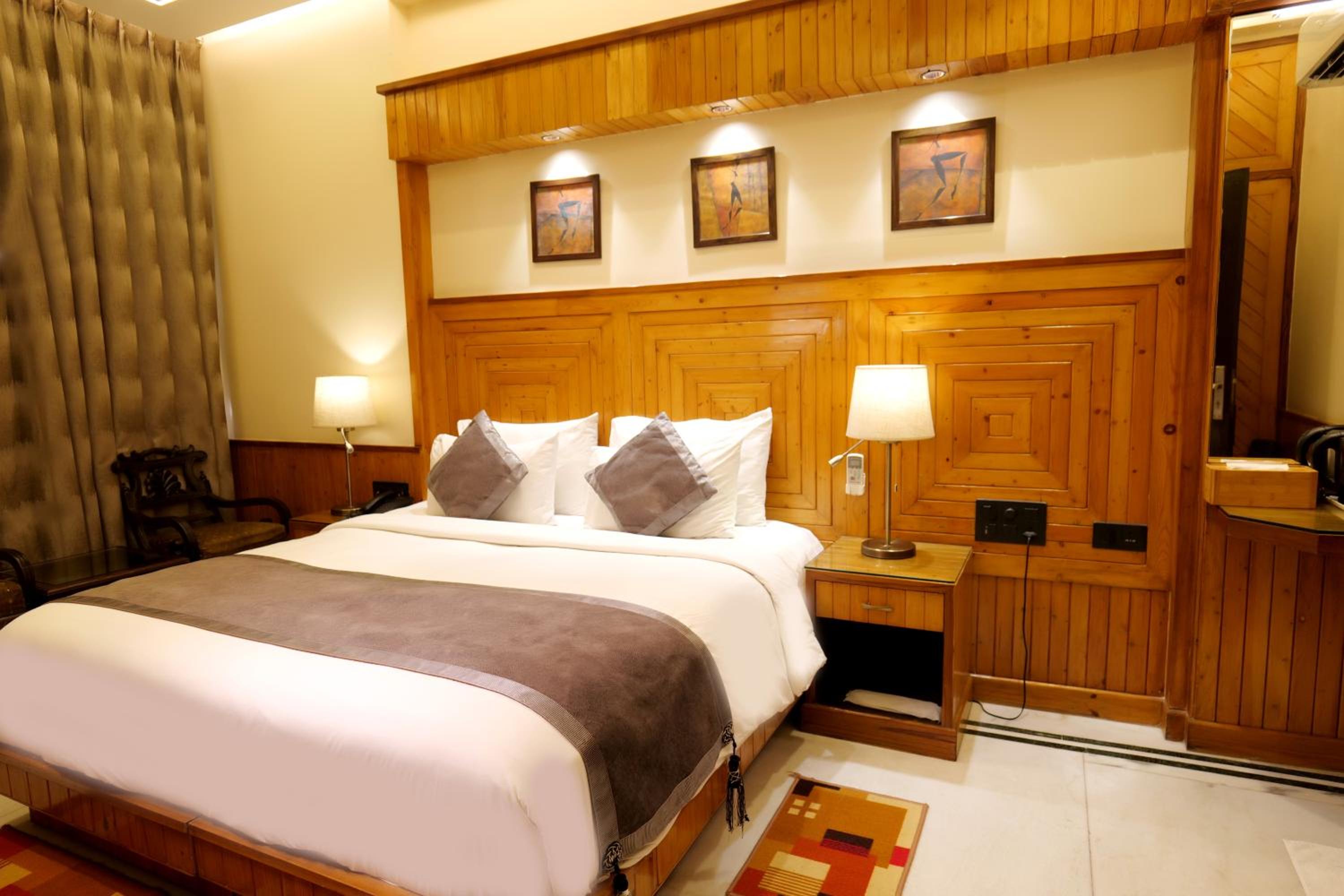 Super Deluxe Double Room photo 2