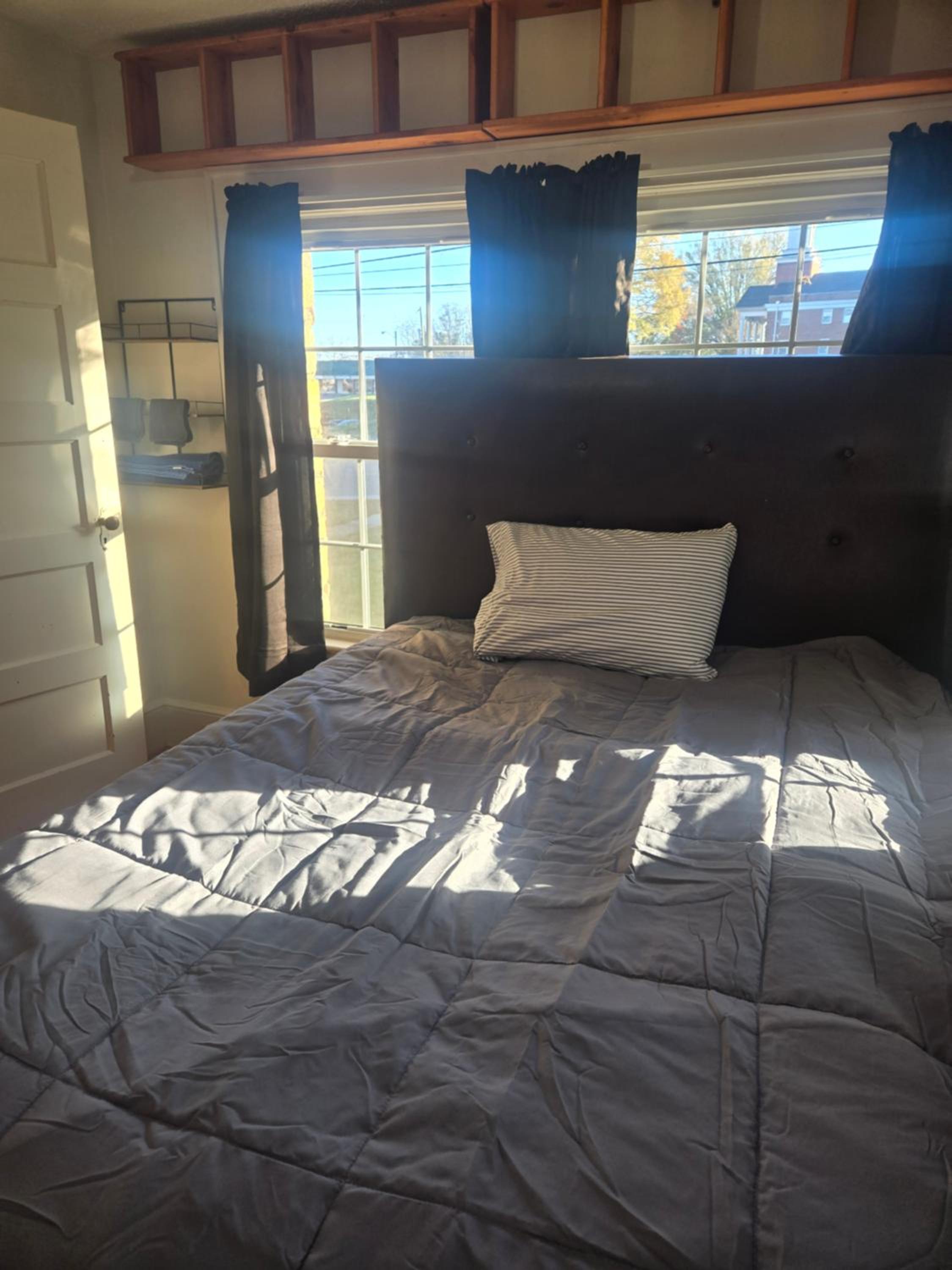 Budget Double Room photo 3