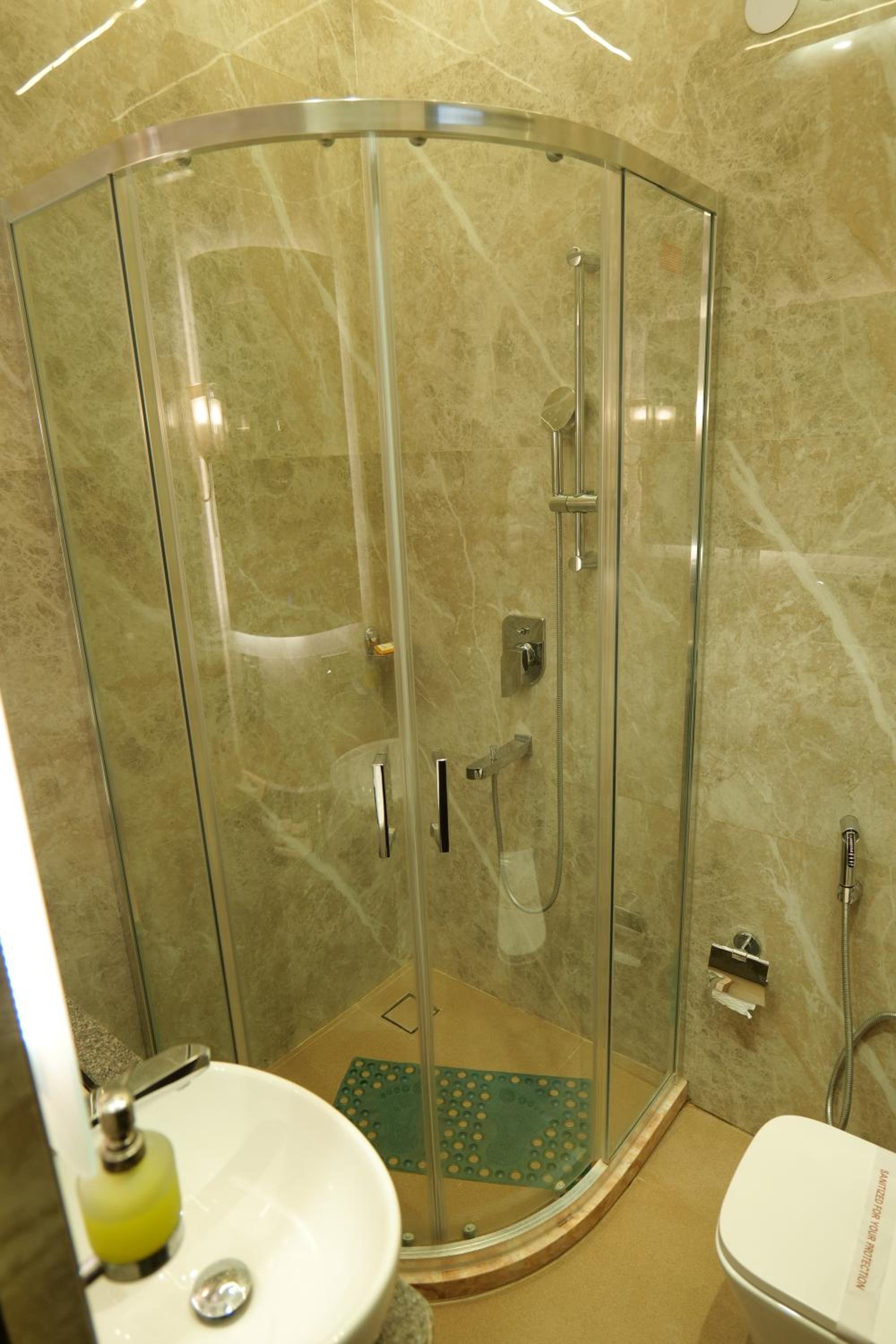 Deluxe Double or Twin Room photo 3