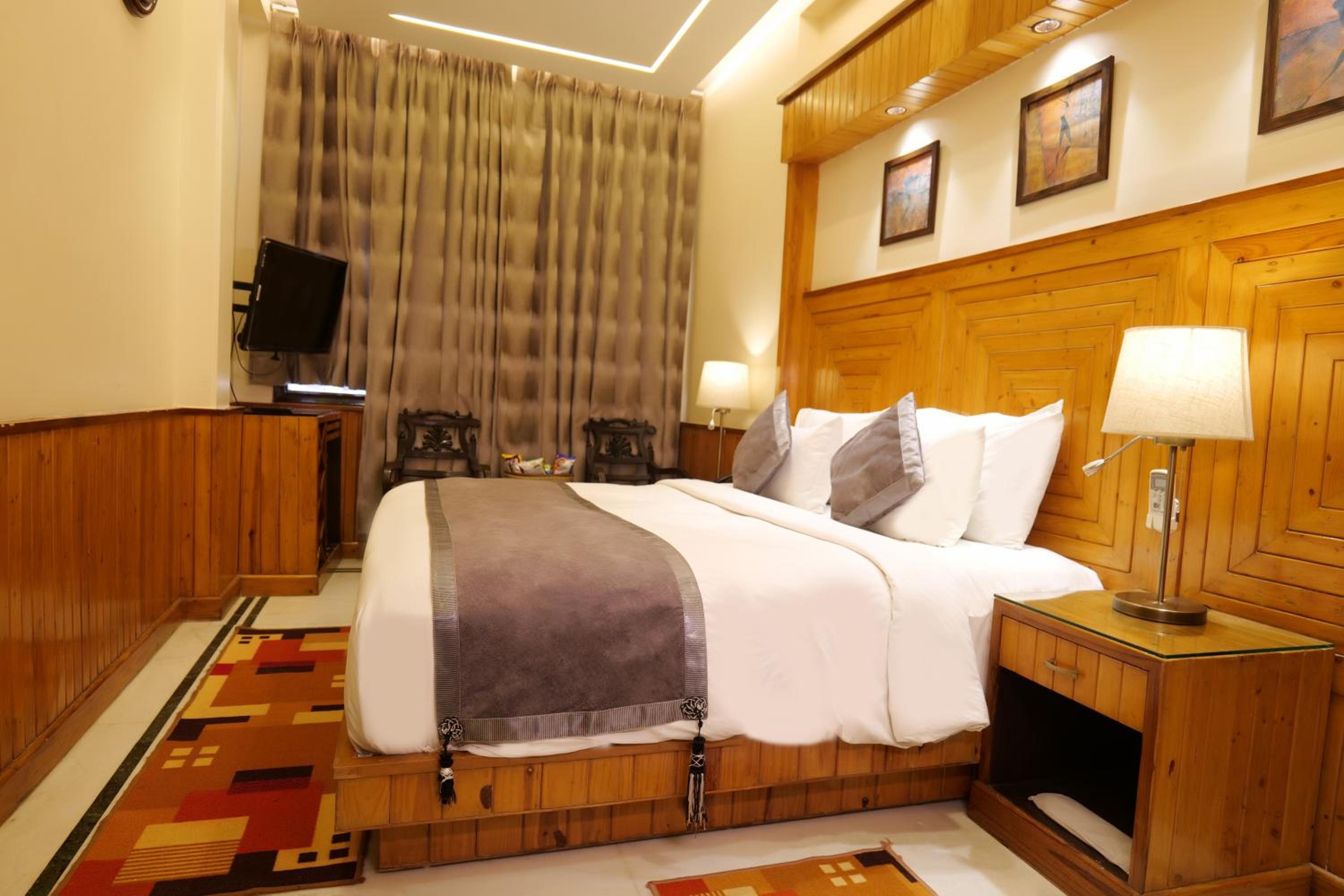 Super Deluxe Double Room photo 3