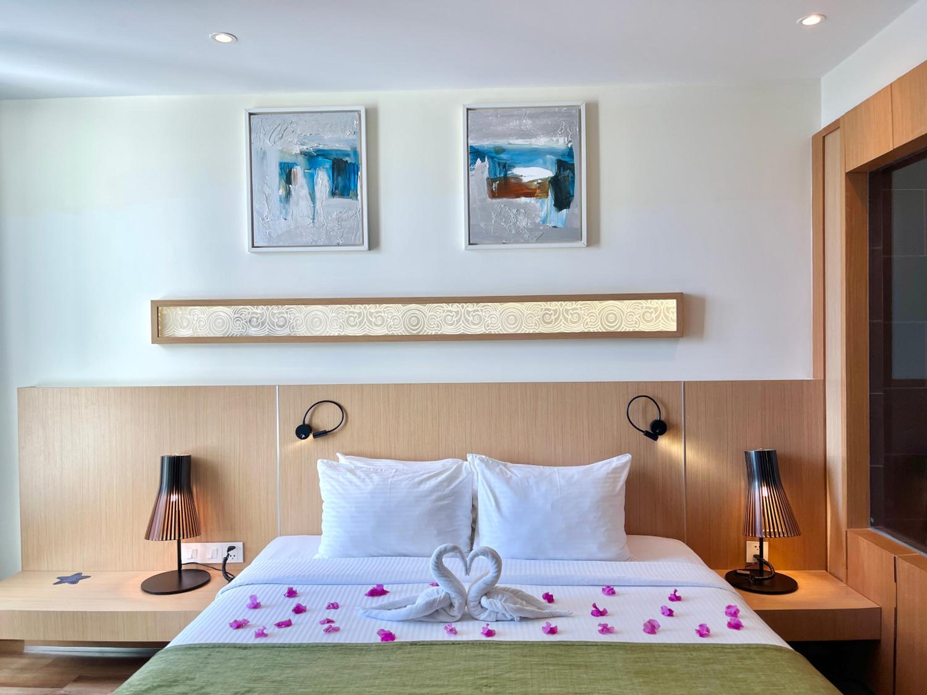 Deluxe King Room