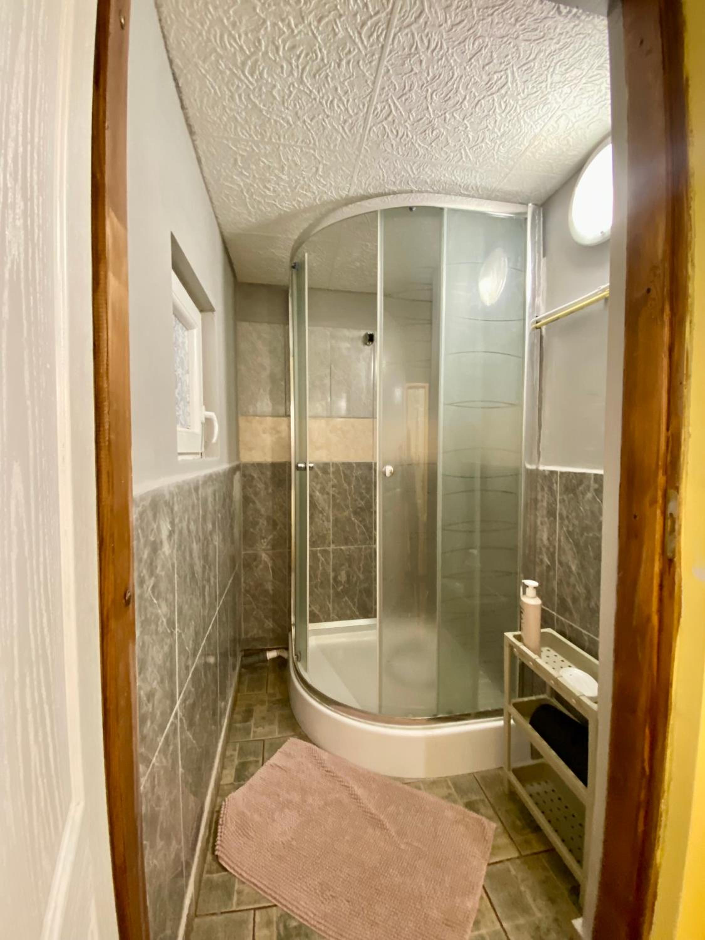 Small Double Room - Photo 2