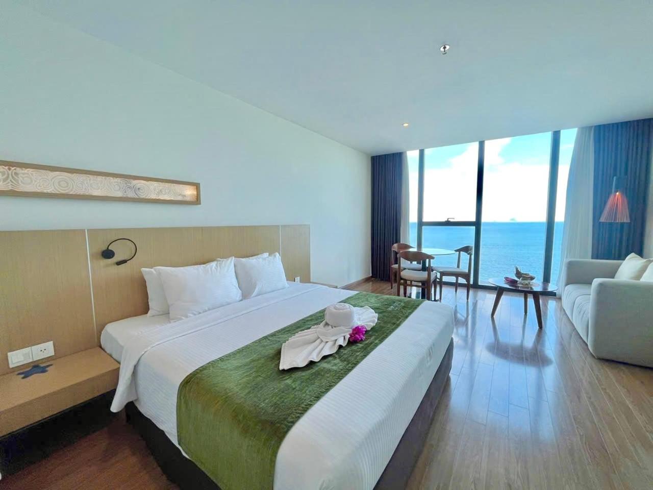Studio with Ocean View thumbnail 6