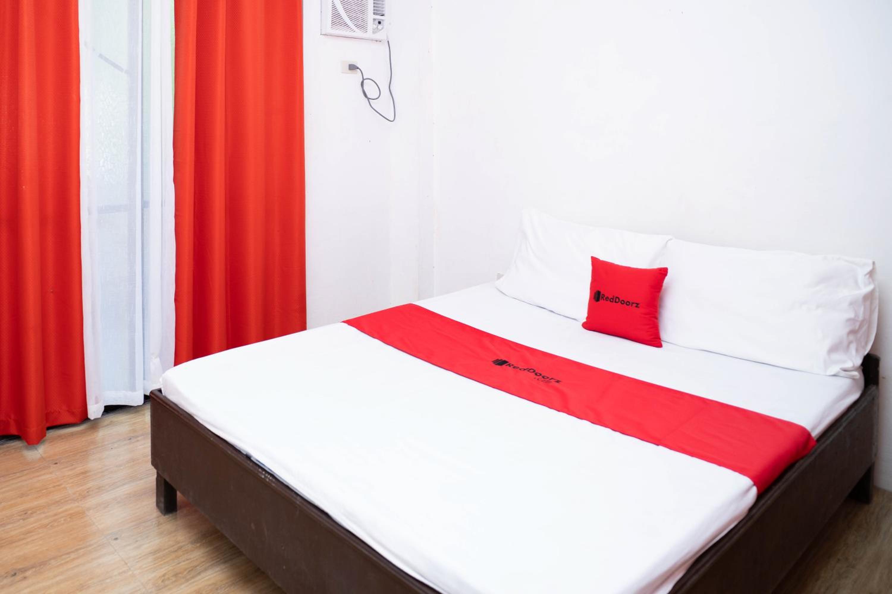 Standard Double Room - Photo 9