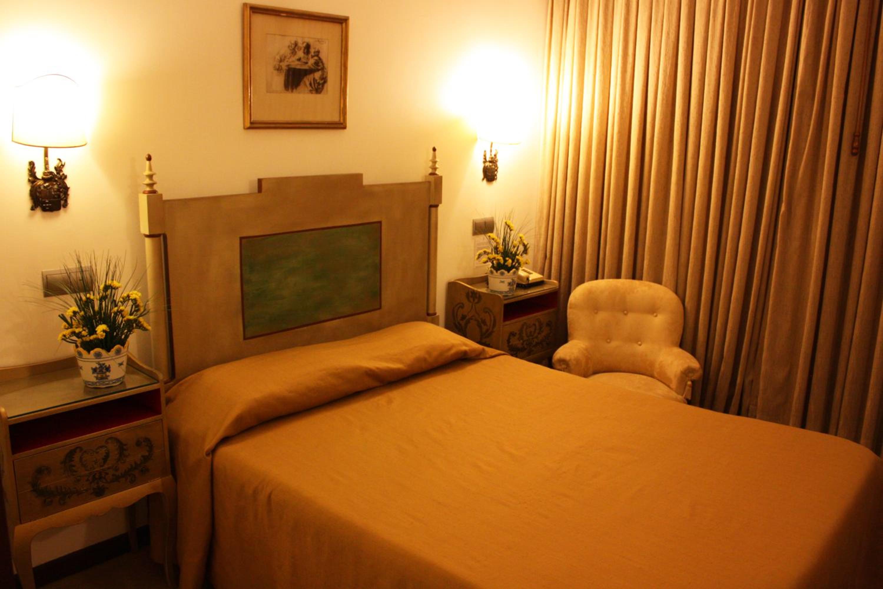 Superior Double or Twin Room - Photo 2