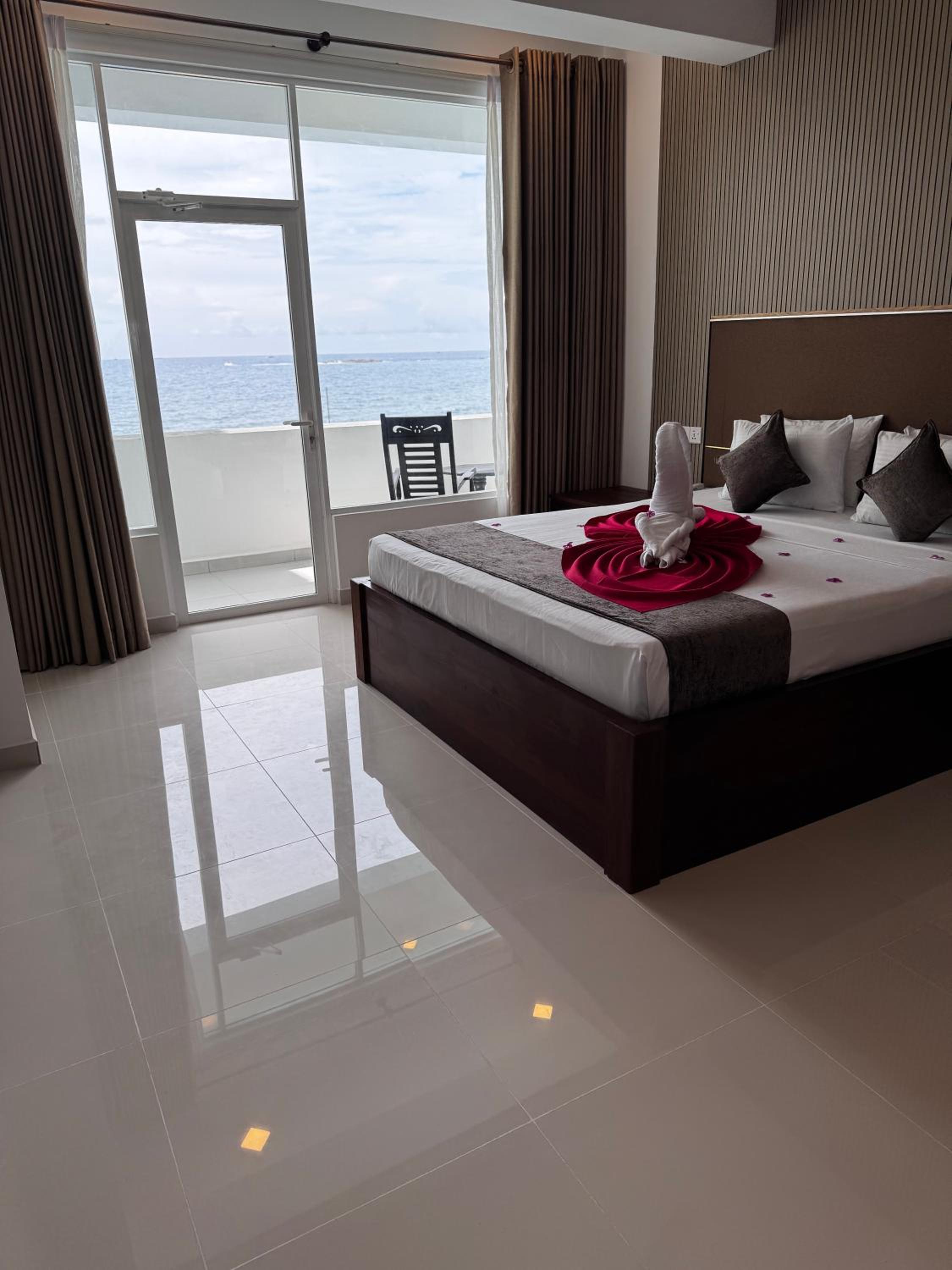 Deluxe Double Room with Sea View photo 1
