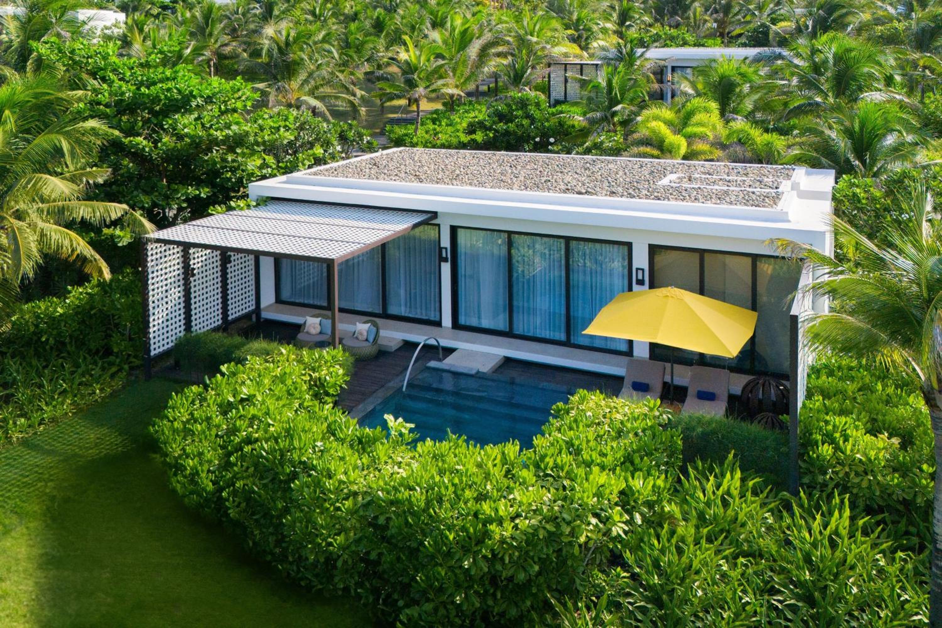 One-Bedroom Villa with Private Pool and Resort View - Photo 6