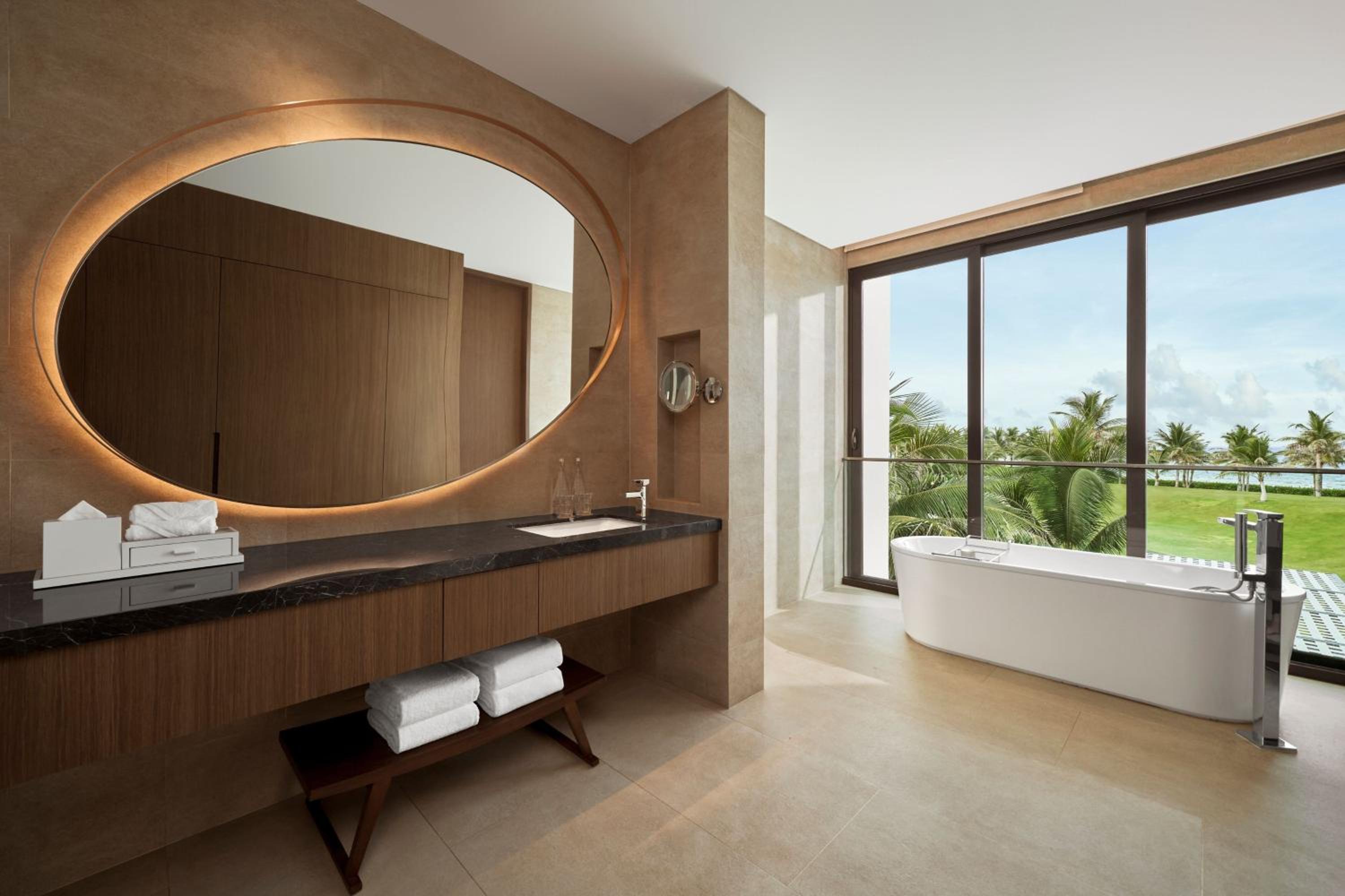 Three-Bedroom Villa with Private Pool and Sea View - Photo 13