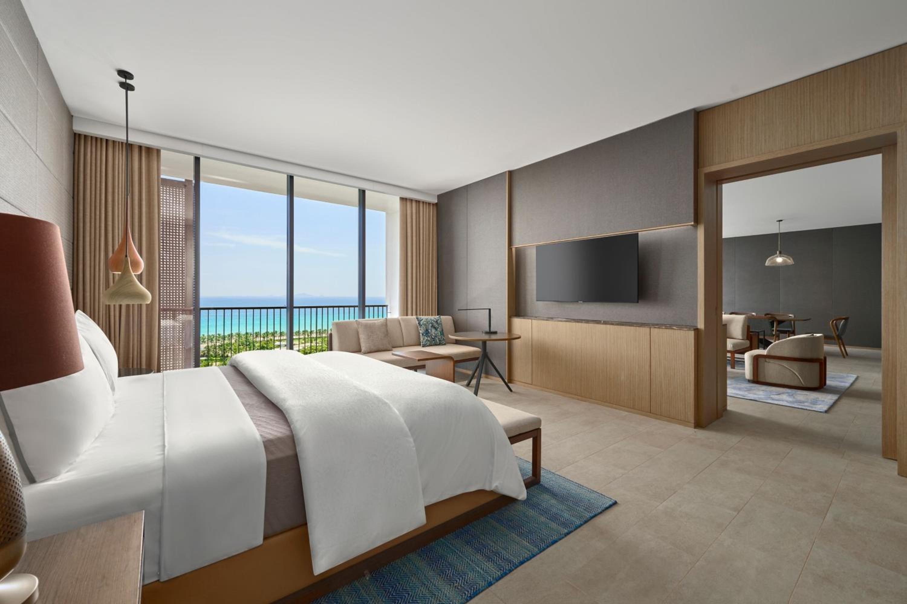 Executive King Suite with Balcony and Sea View - Photo 6