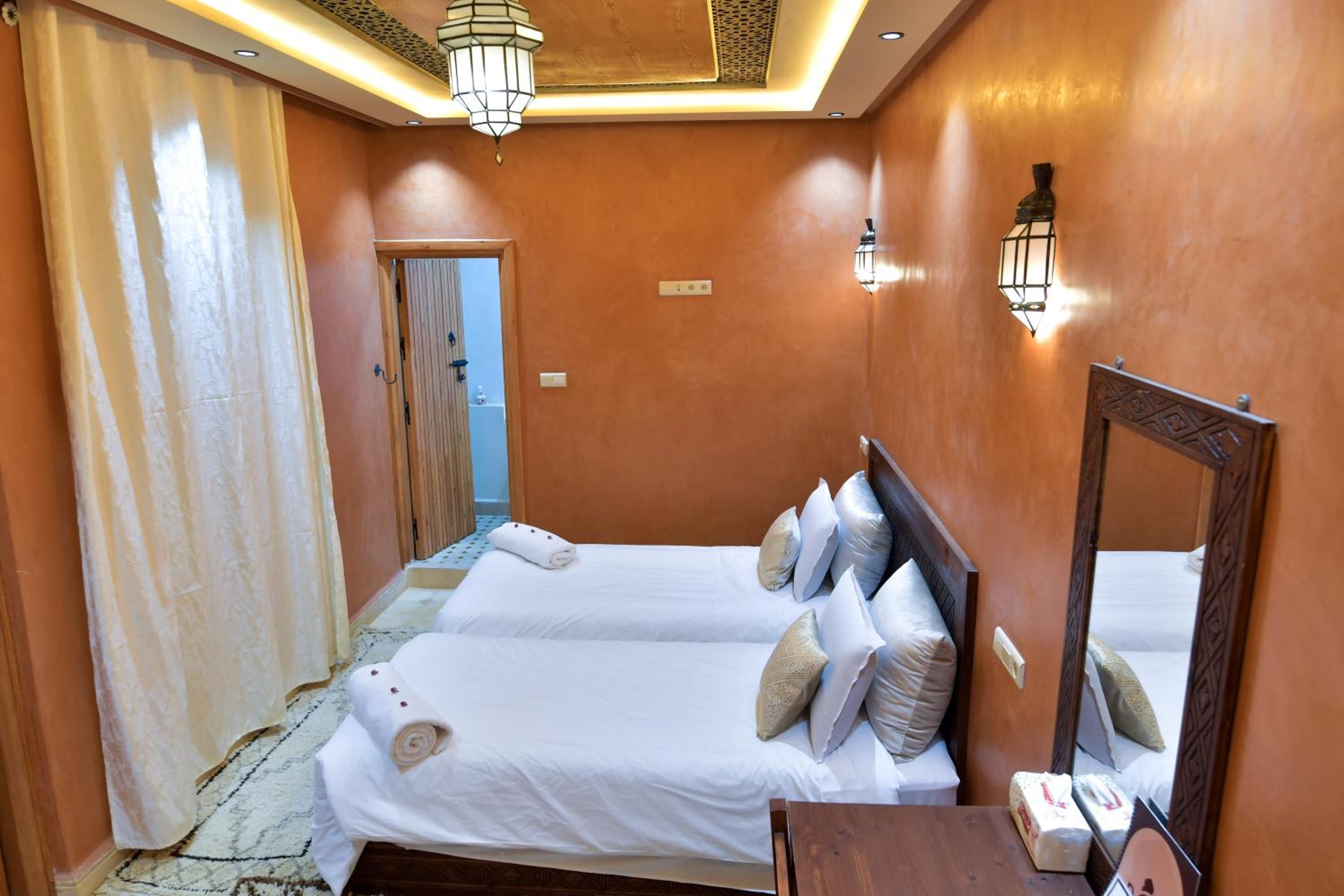 Twin Room with Private Bathroom photo 1